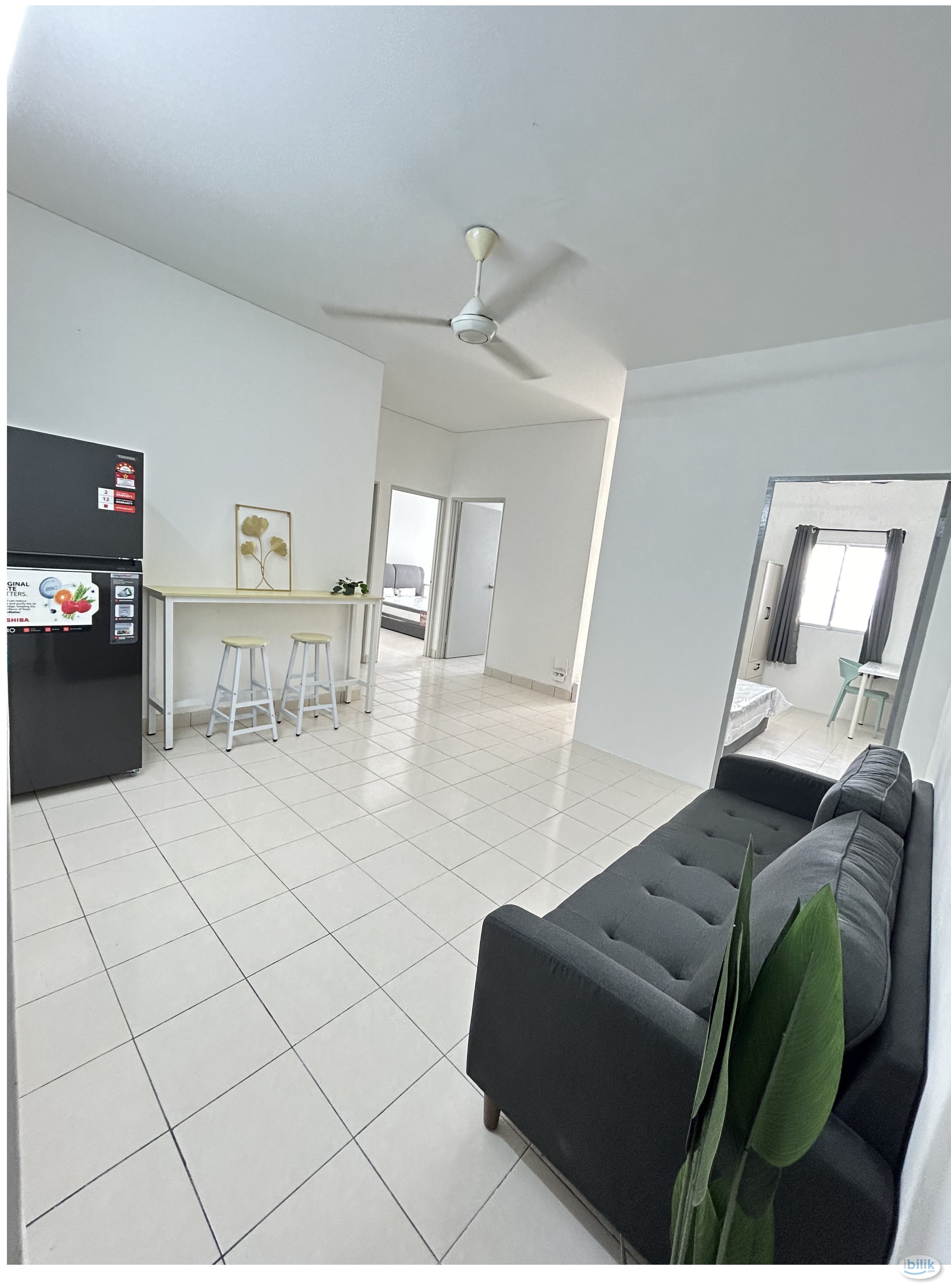 Small room at Residensi Laguna condo, Bandar Sunway - Image 4