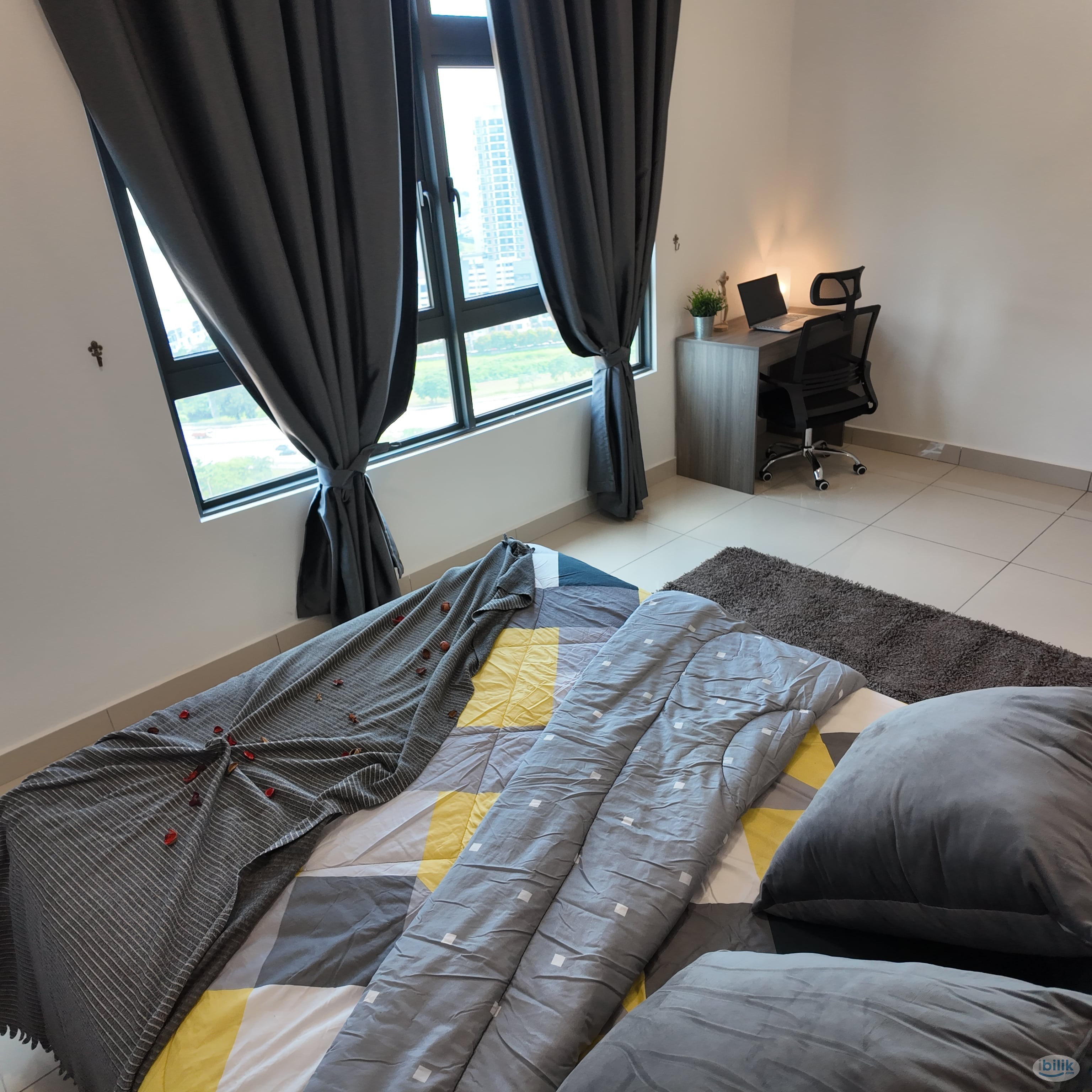 D7 (Blok Seven) Lagoon Perdana Condo Master Bedroom Unit NEW FURNITURES - Image 2