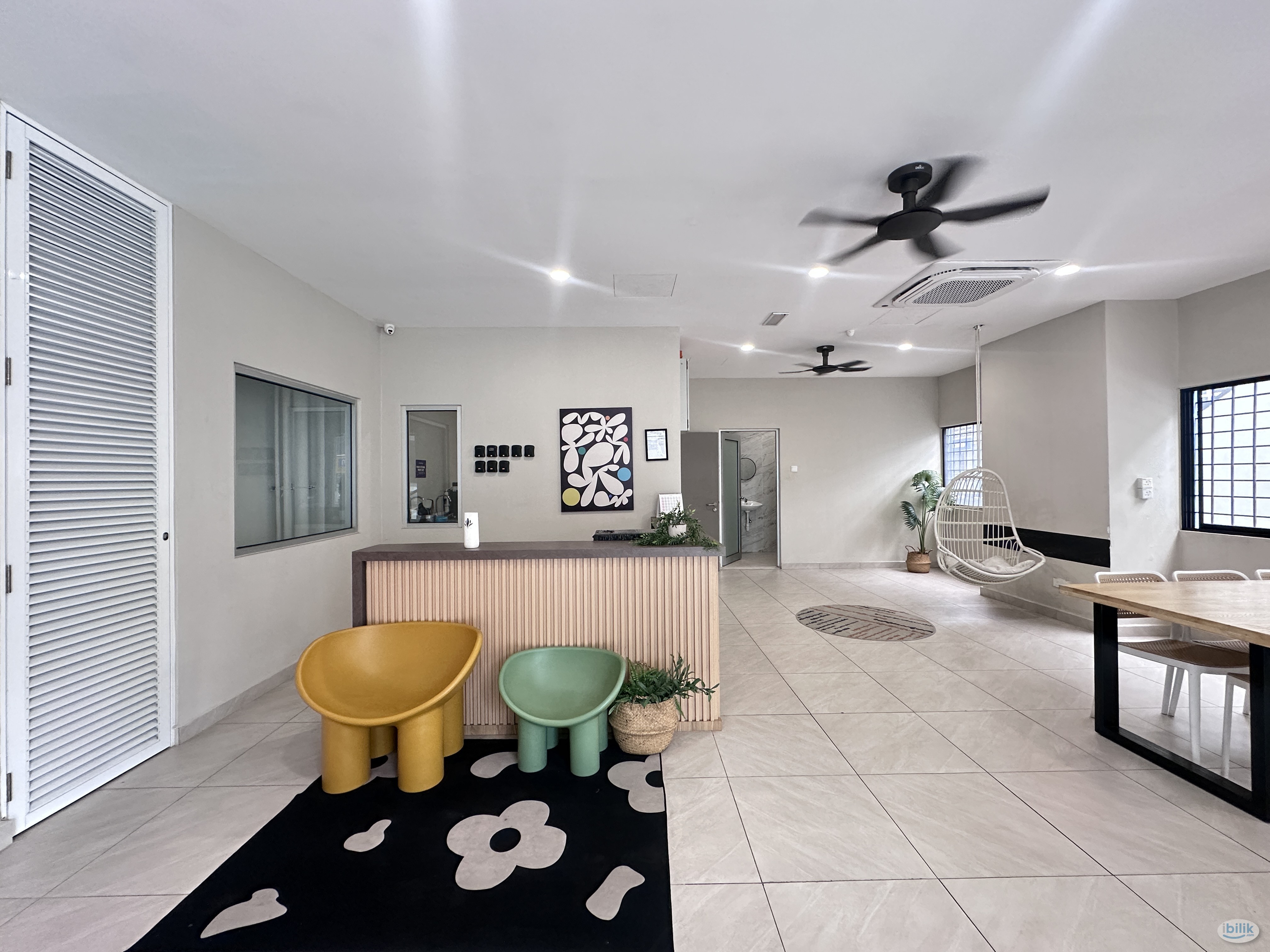 🏙️ Cozy Room KL City – Swing & Pillows near MRT Kentonmen - Image 1