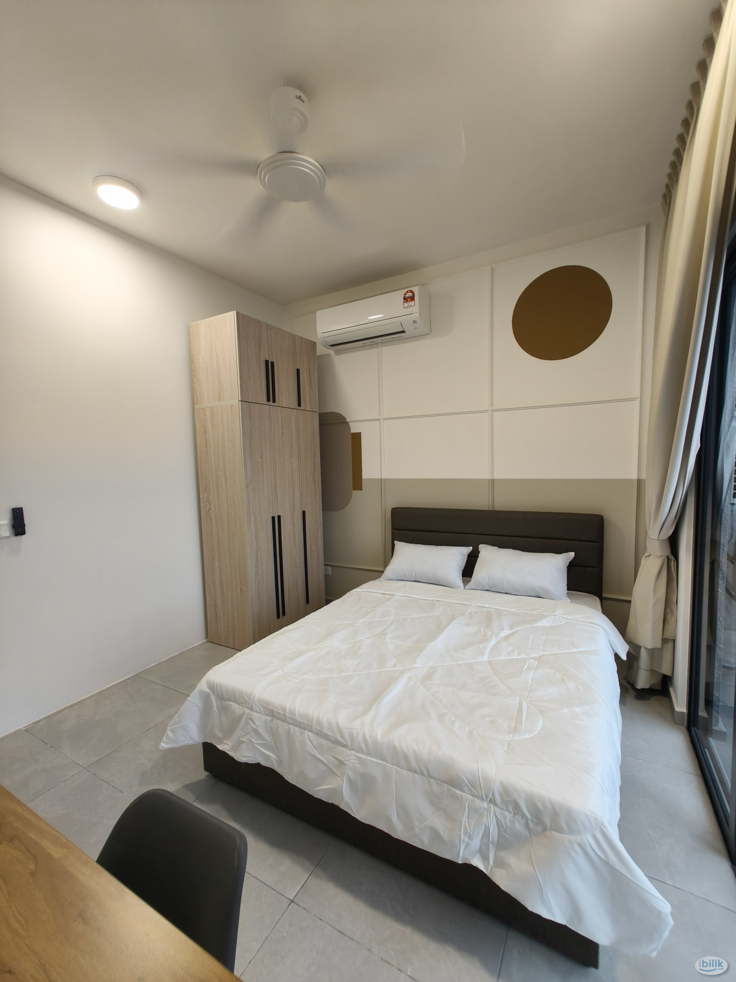 Room with private balcony fully furnished with internet - Image 2
