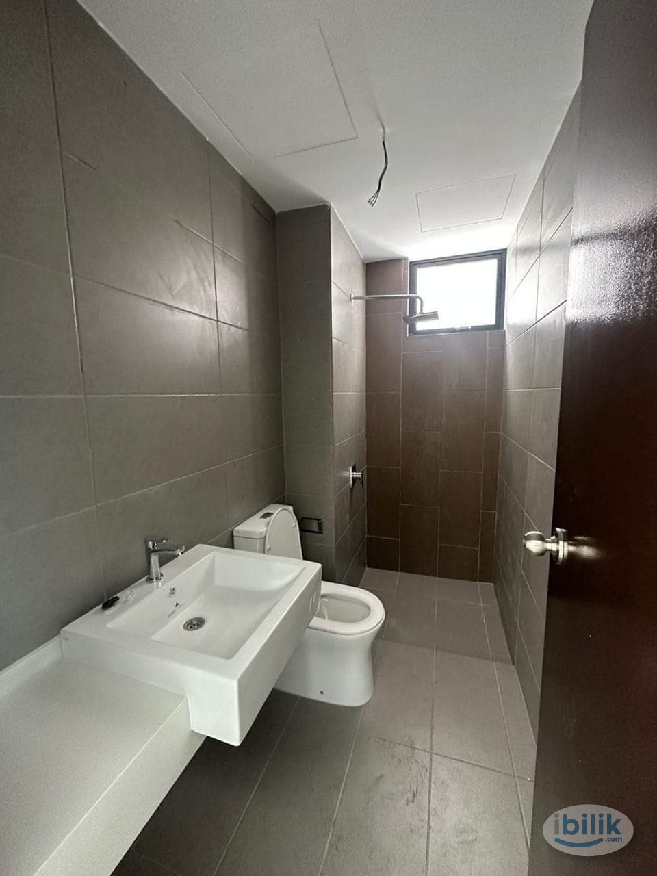 Bliss Residence | Fully Furnished Middle Room with Large Window & Great View - Image 3