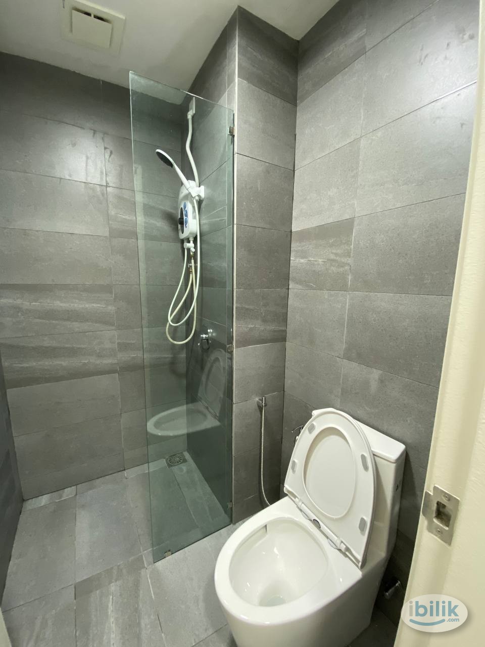Master Room WOW😊 FREE Utility + FREE wifi , OKR - Image 3
