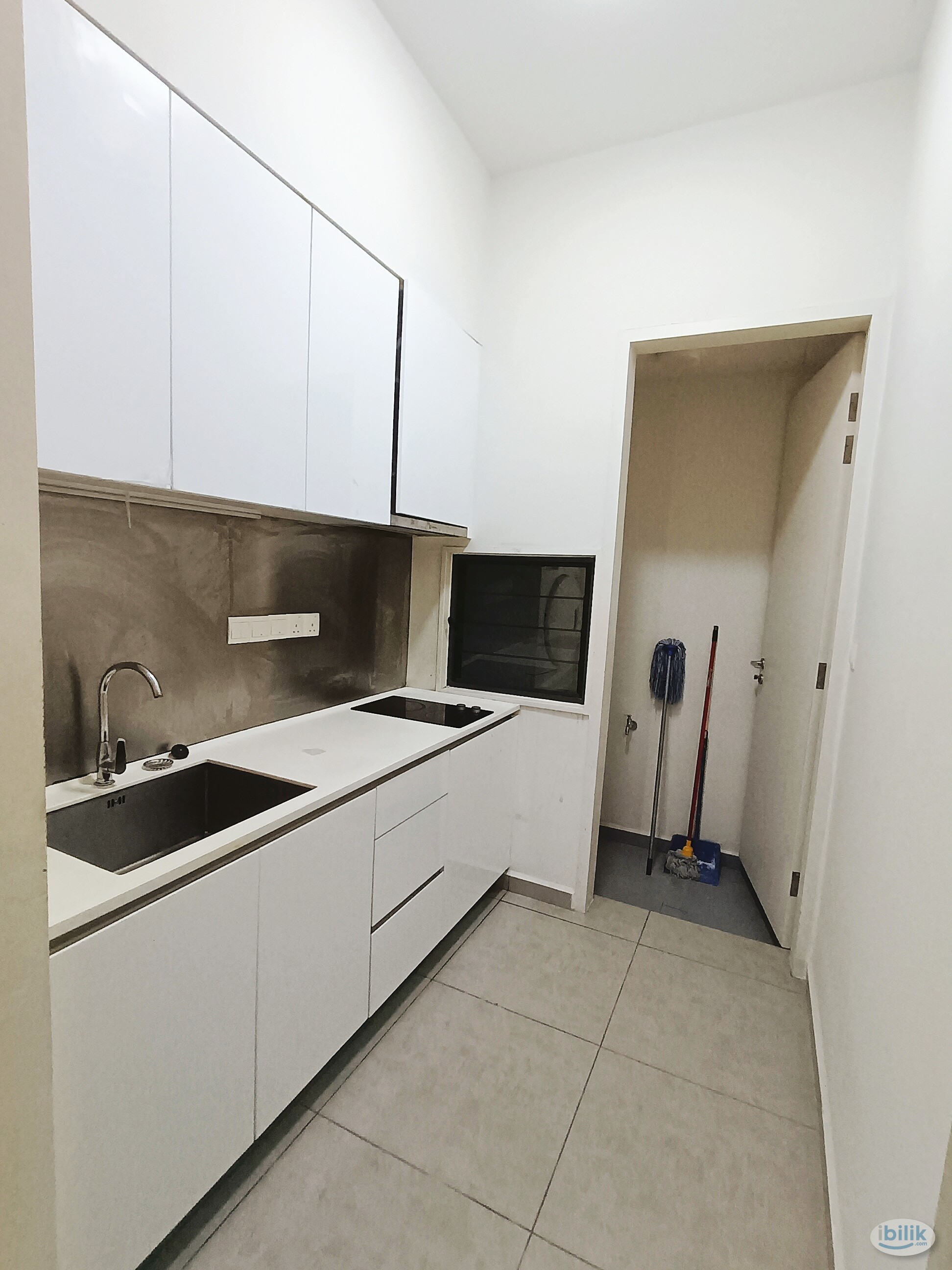 Petalz Residence | Single Room with Big Wardrobe | Have Window | Prime Location - Image 3