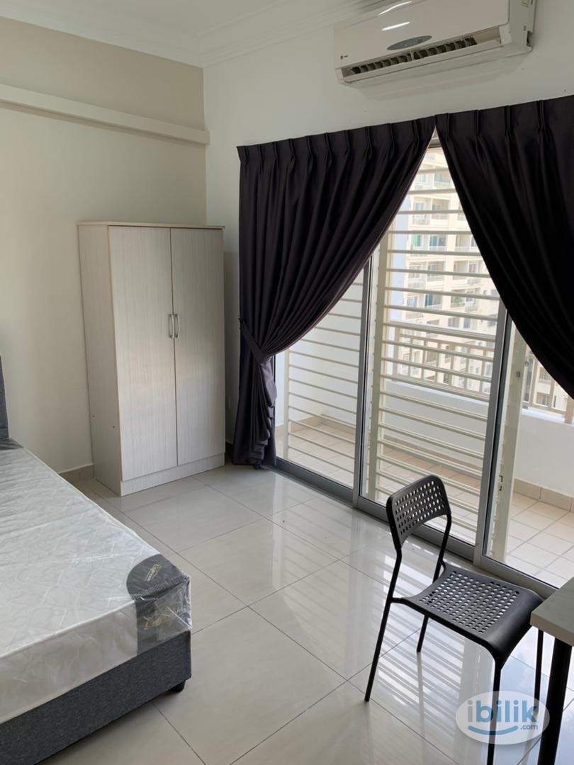Single Room with Balcony at Bandar Sunway, Petaling Jaya - Image 2