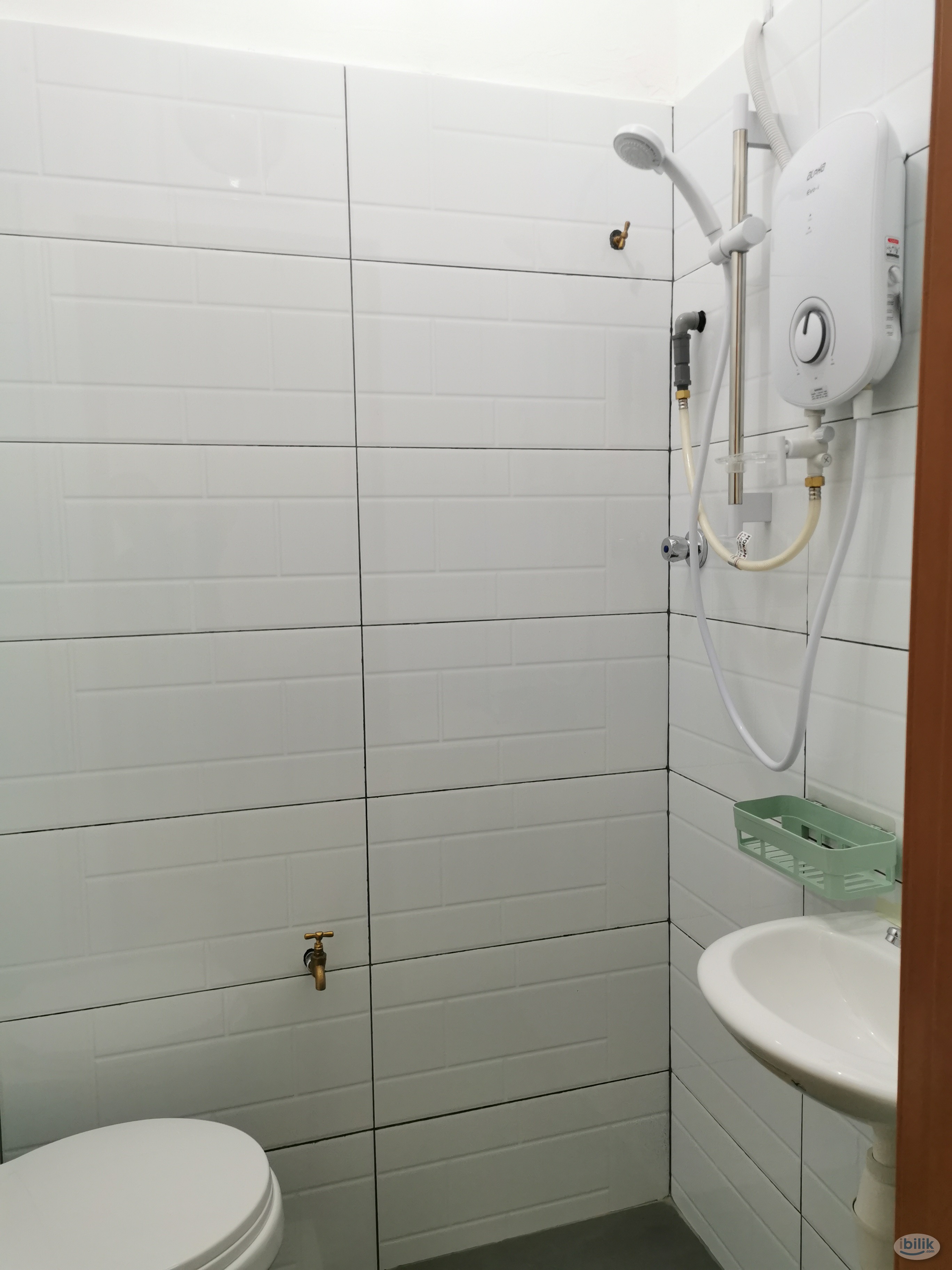 SS15 house facing Subang Jaya LRT / KTM station – own bath, furnished room posted by owner - Image 4