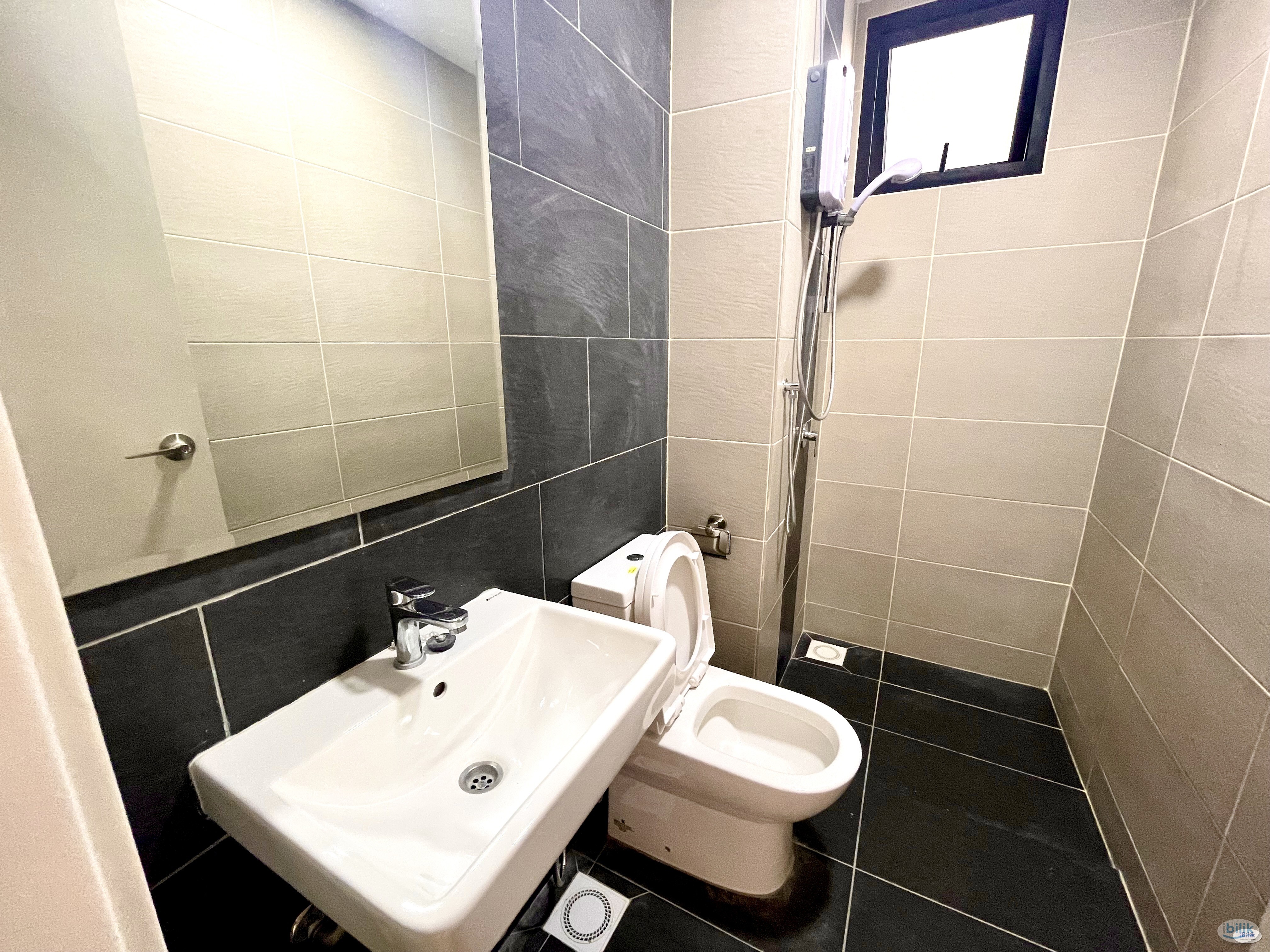 Middle Room at Tuan Residency, Kuala Lumpur - Image 4