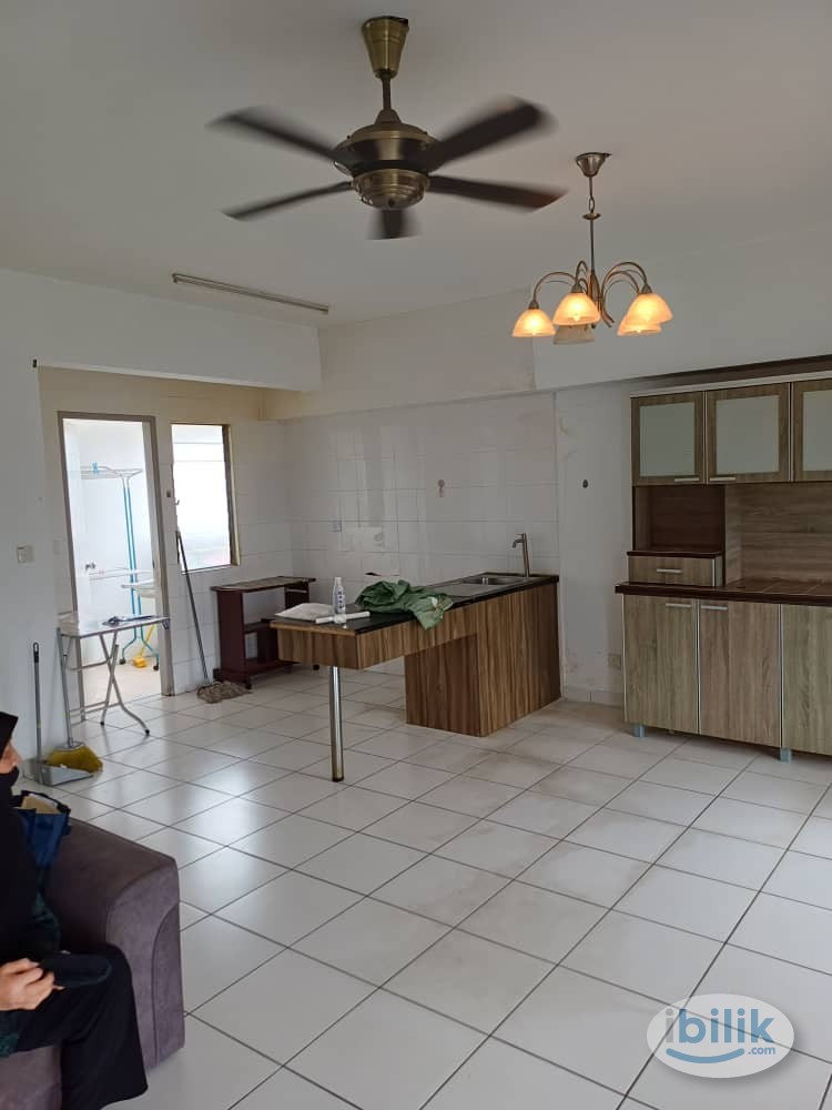 Condo Axis Residence - Image 3
