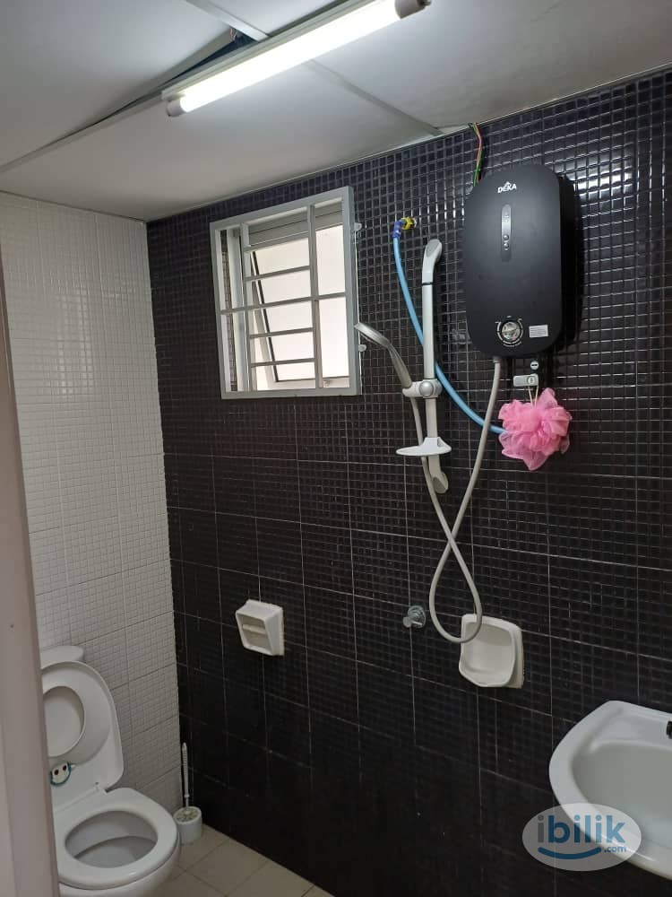Condo Axis Residence - Image 4