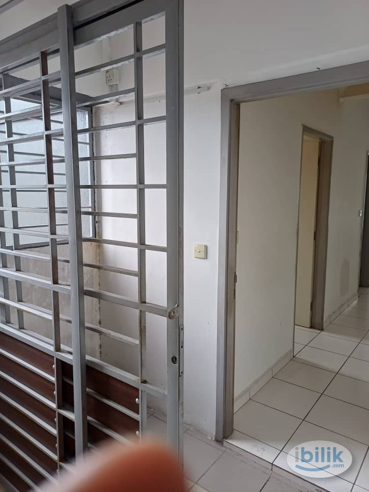 Condo Axis Residence - Image 5