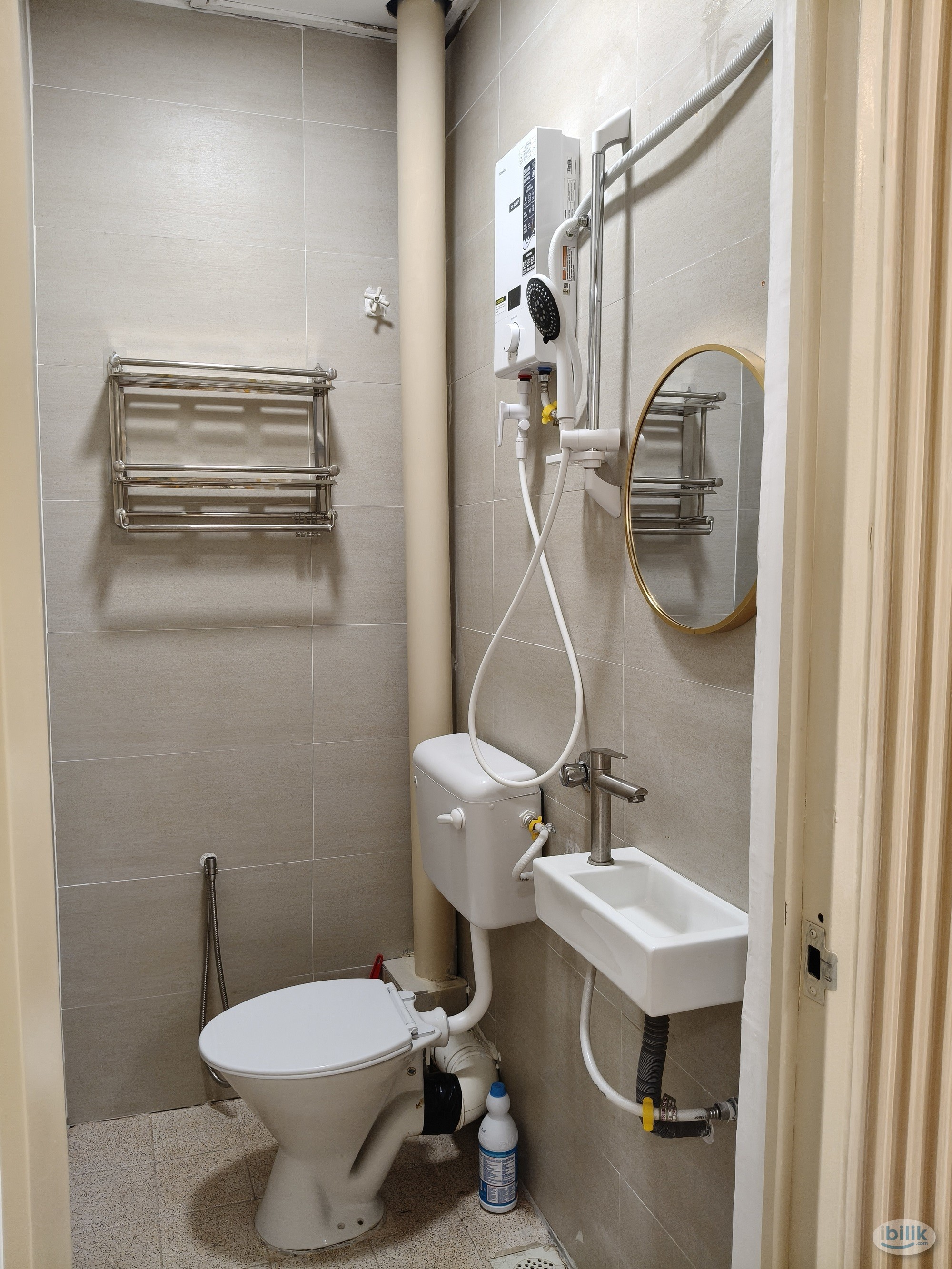 Luxury Muji Style Middle Room at Damansara Damai, 1 Minute to Mrt/Econsave - Image 5