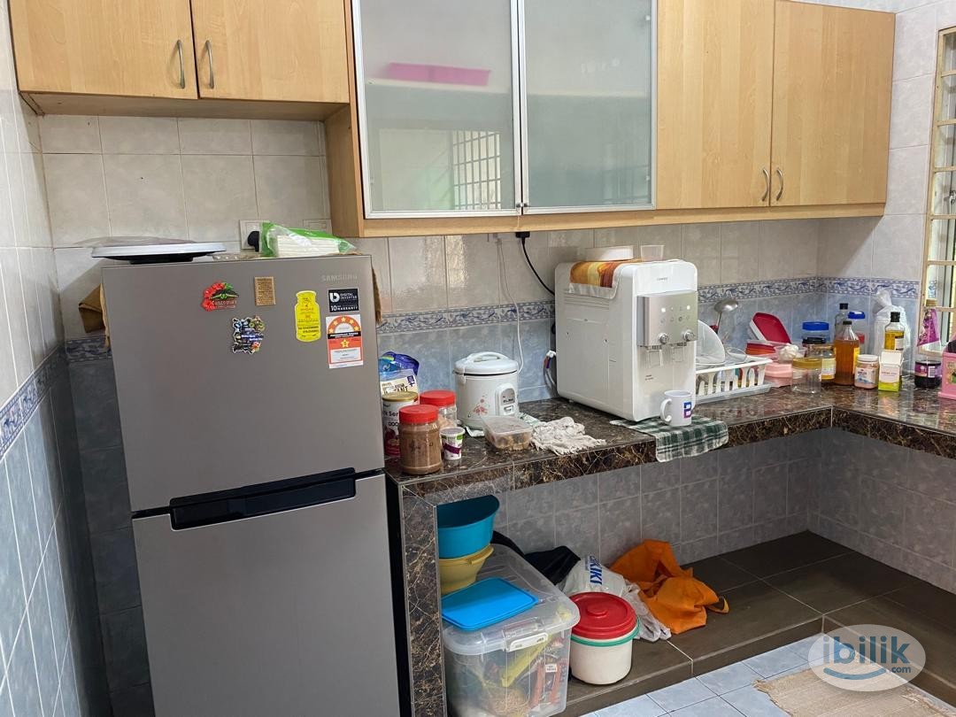 Pet Friendly Room with "Private" Bathroom + FREE Carpark - Image 3