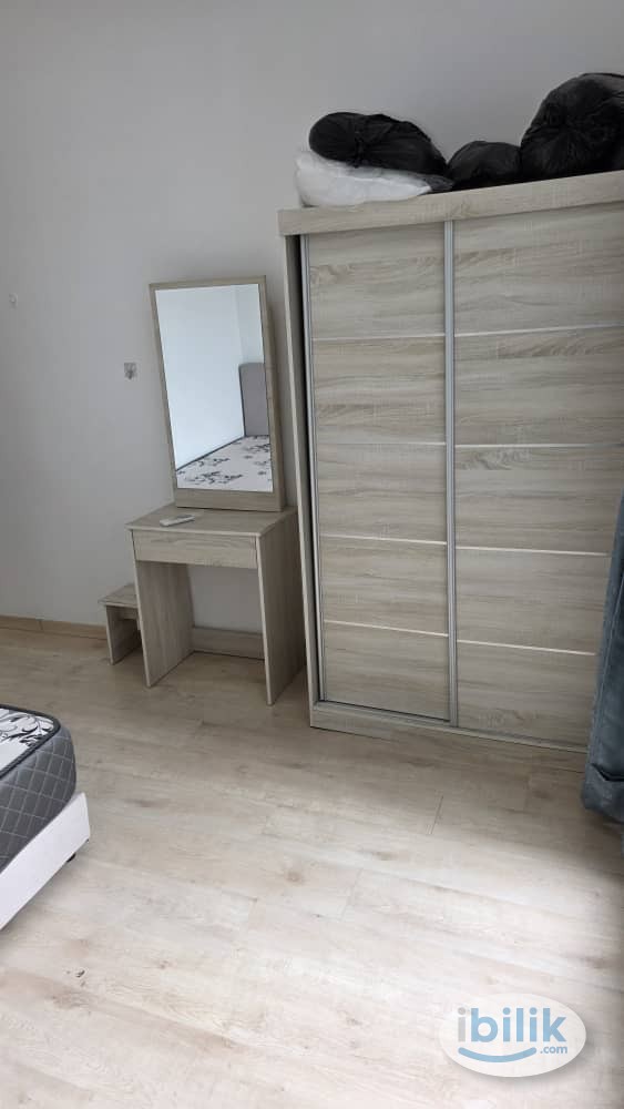 Master Room at The Holmes, Bandar Tun Razak - Image 2