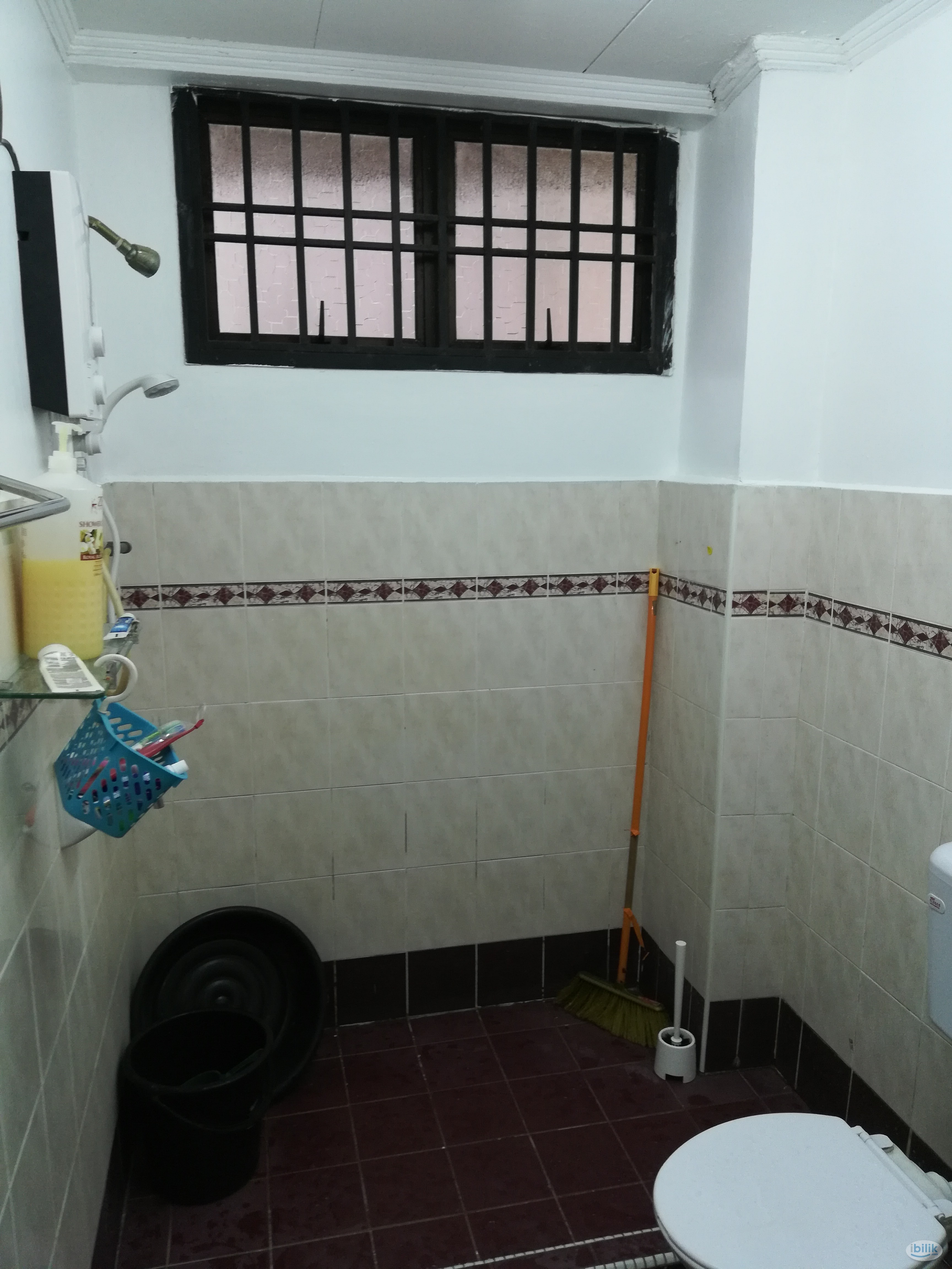 Master Room at Taman Mutiara Rini, Skudai - Image 4