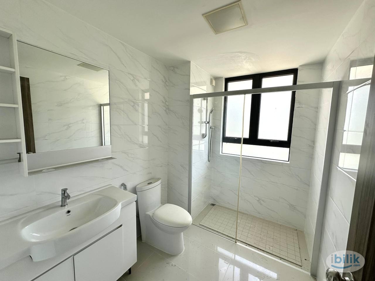 Middle Room at Forest City, Johor - Image 4