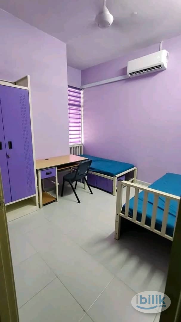 Middle Room at Sungai Udang, Melaka - Image 1