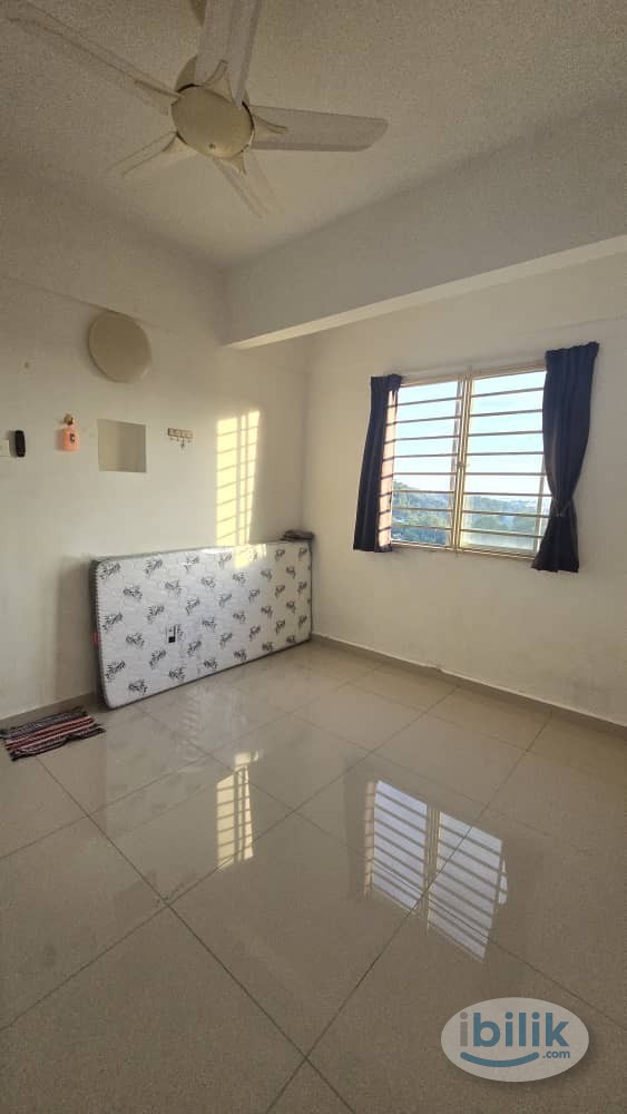 MIDDLE ROOM TO RENT [TMN RIA TLK KUMBAR] - Image 1