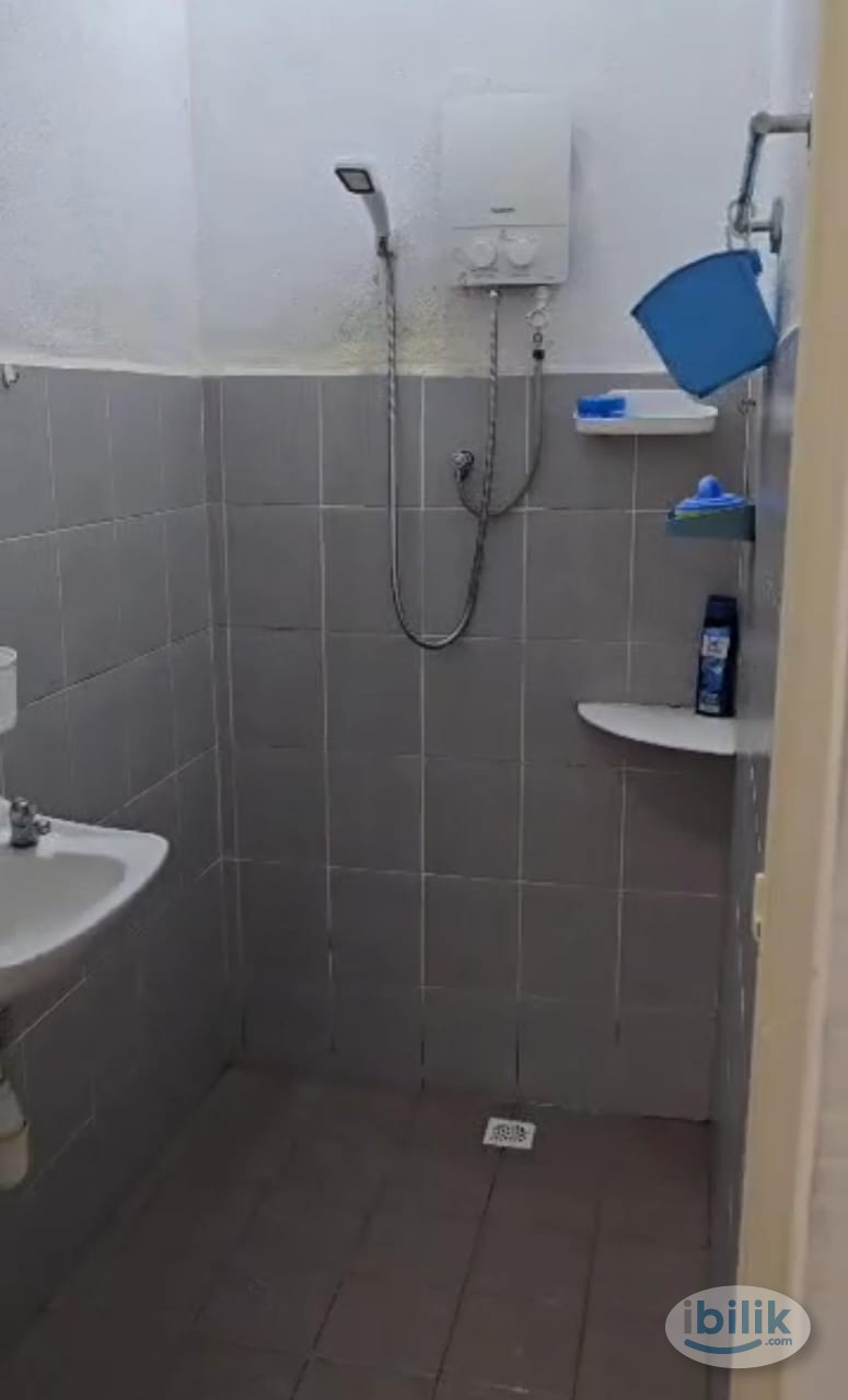 MIDDLE ROOM TO RENT [TMN RIA TLK KUMBAR] - Image 3