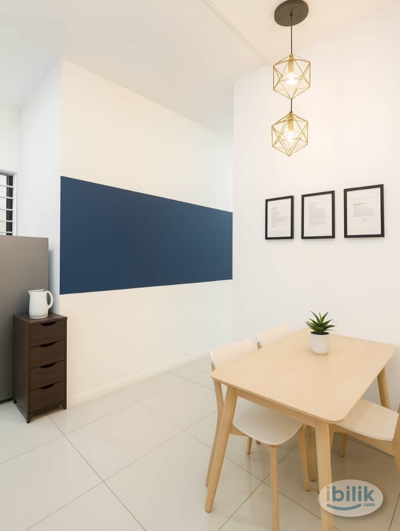 Spacious Balcony Room at The Greens @ Subang West, Shah Alam - Image 5