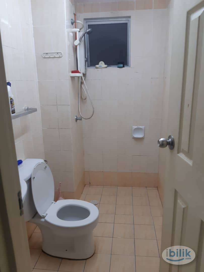 Single Room at SuriaMas, Bandar Sunway fully furnished (Chinese) - Image 1