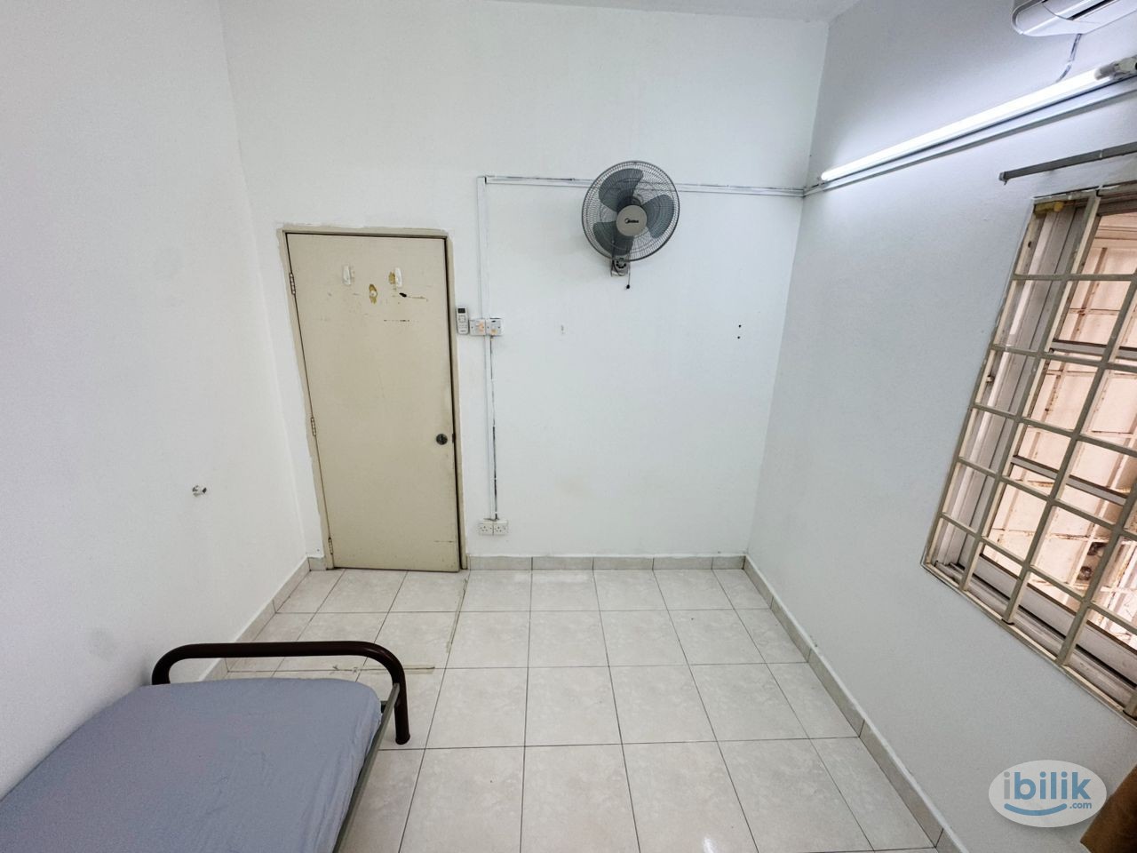🔥LOW DEPOSIT🔥Middle Room For Rent At PJU7 Mutiara Damansara, Petaling Jaya🚩Walking Distance to Mutiara Damansara MRT 10  - Image 3