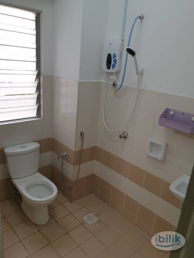 Medium size room for rent at Residensi Laguna condo, Bandar Sunway - Image 4