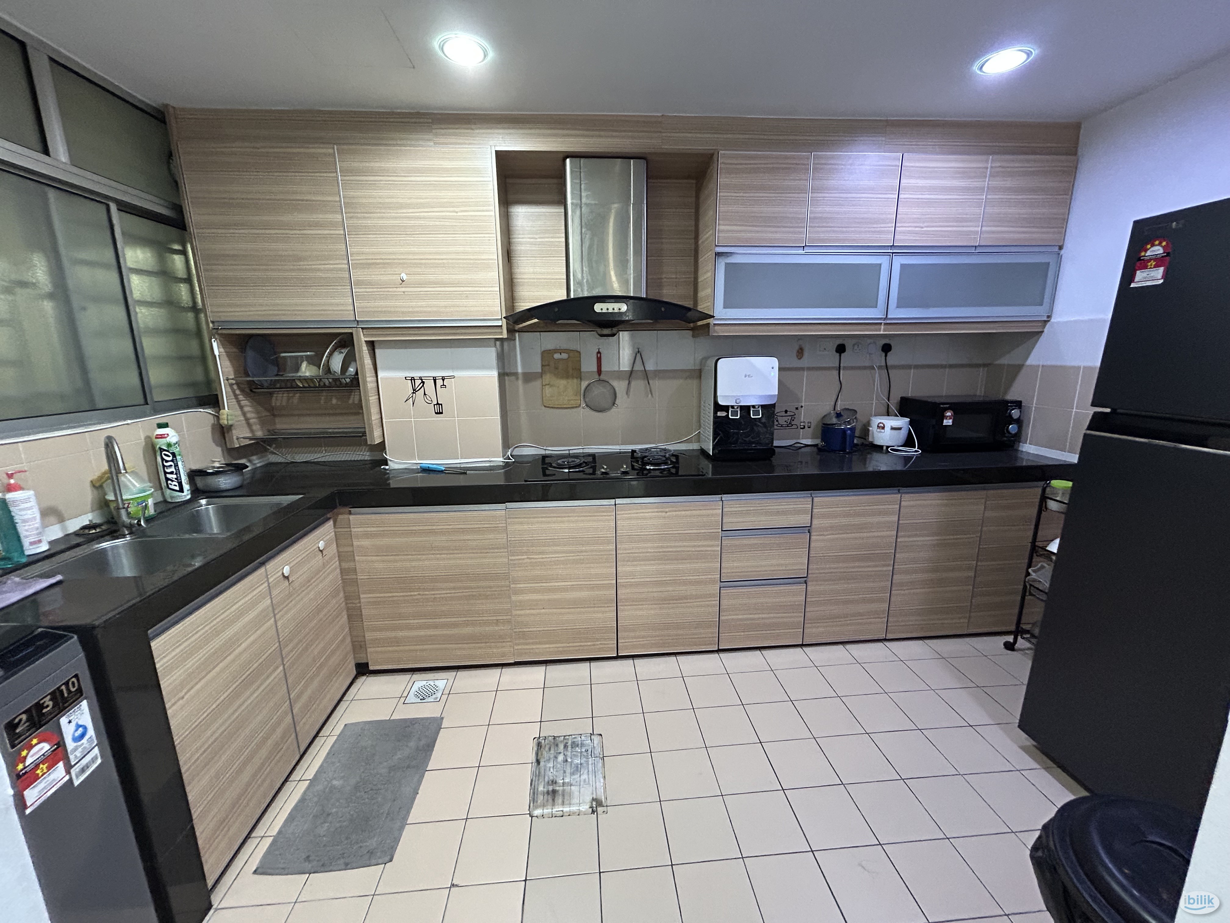 Small room at Residensi Laguna condo, Bandar Sunway - Image 3