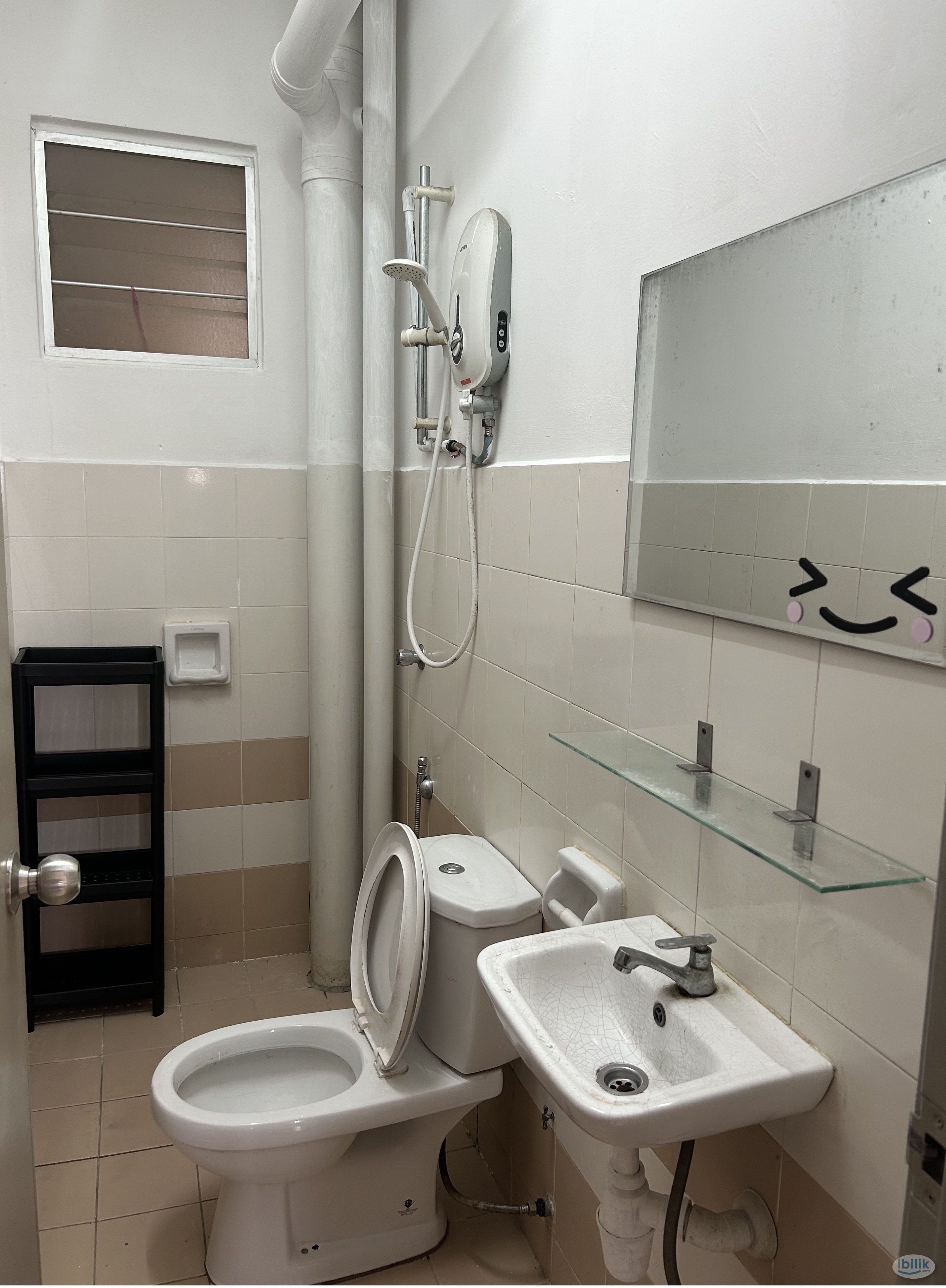 Small room at Residensi Laguna condo, Bandar Sunway - Image 1
