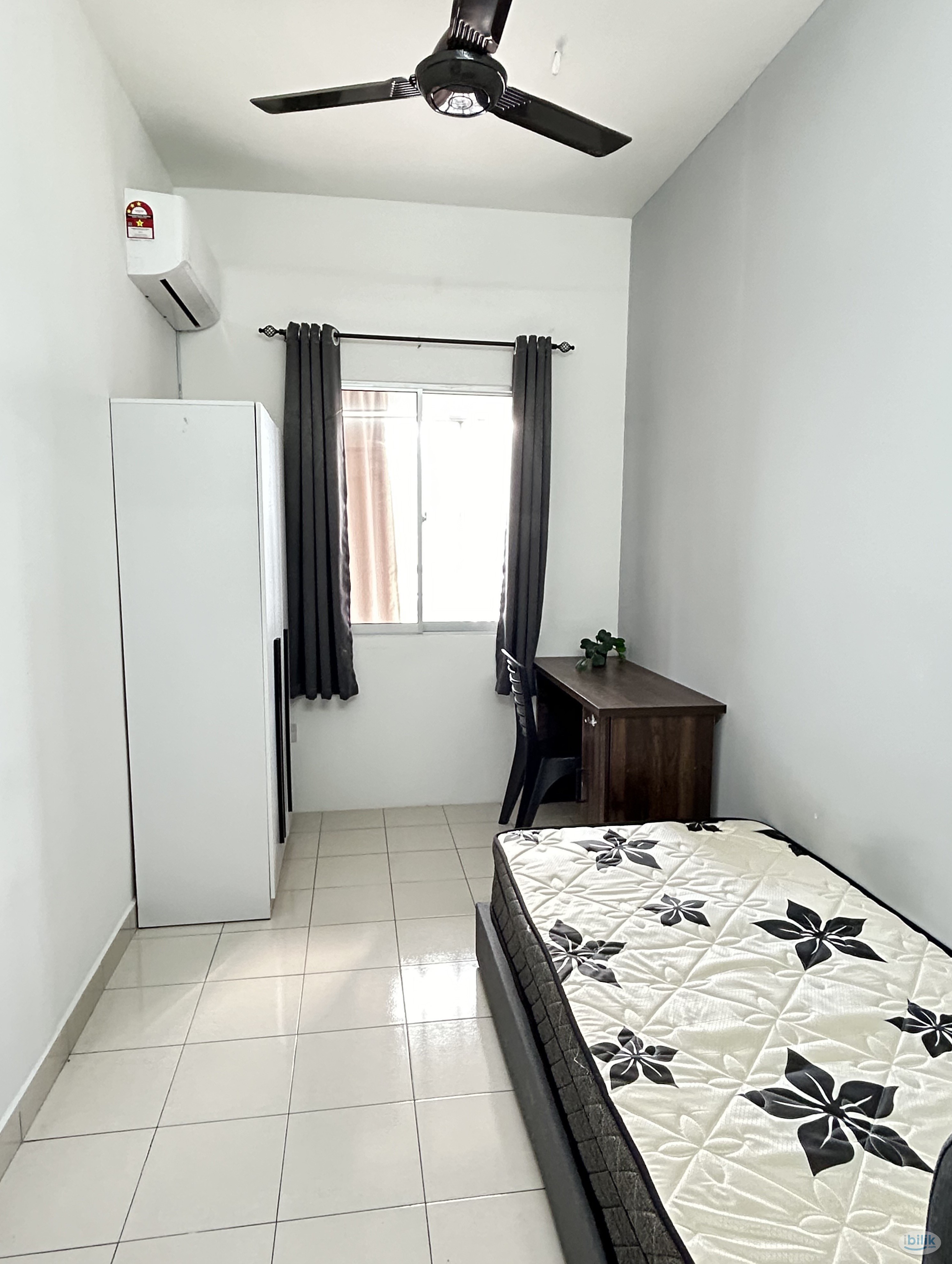Small room at Residensi Laguna condo, Bandar Sunway - Image 2
