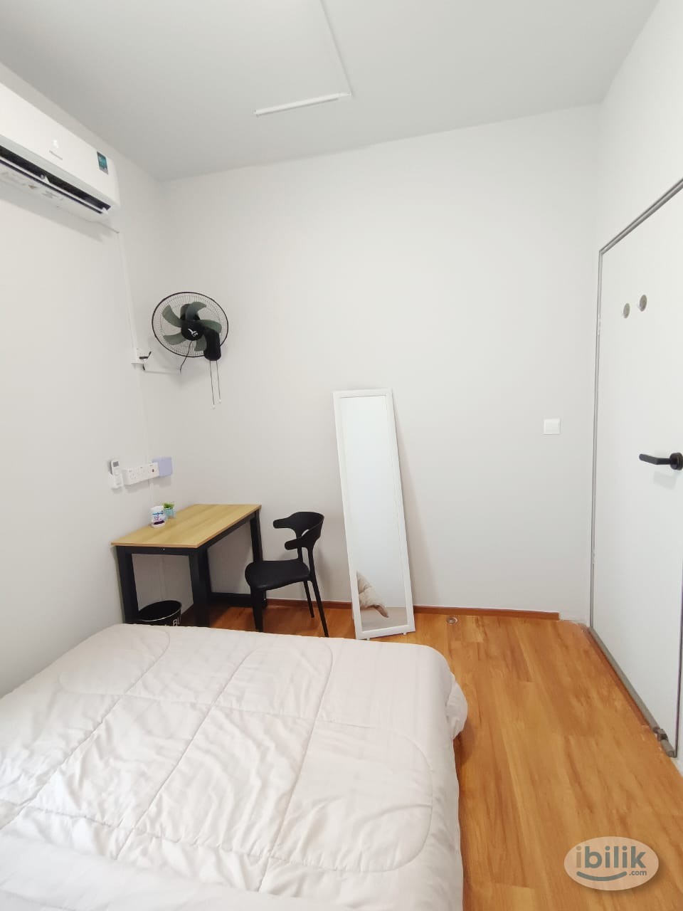 🚗 5 mins to Jonker & Hotpot Street · Fully Furnished Room - Image 2