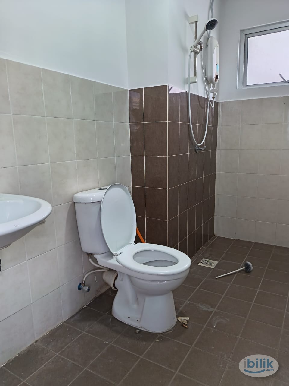 Suria Jelatek Rooms for rent - Image 4