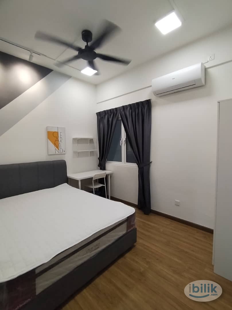 Middle Room at 121 Residences, Petaling Jaya - Image 1