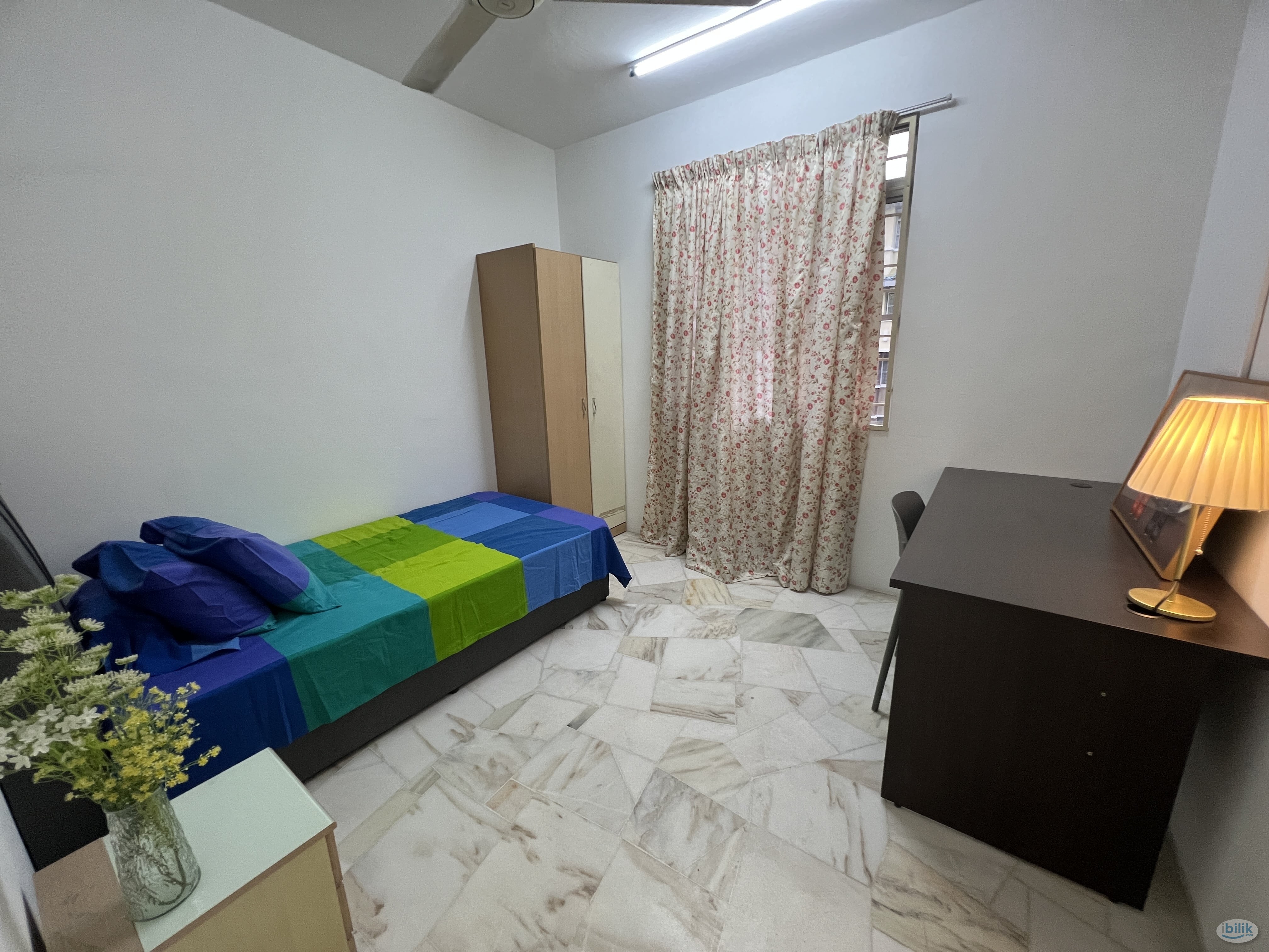 Middle Room for Rent - Image 3