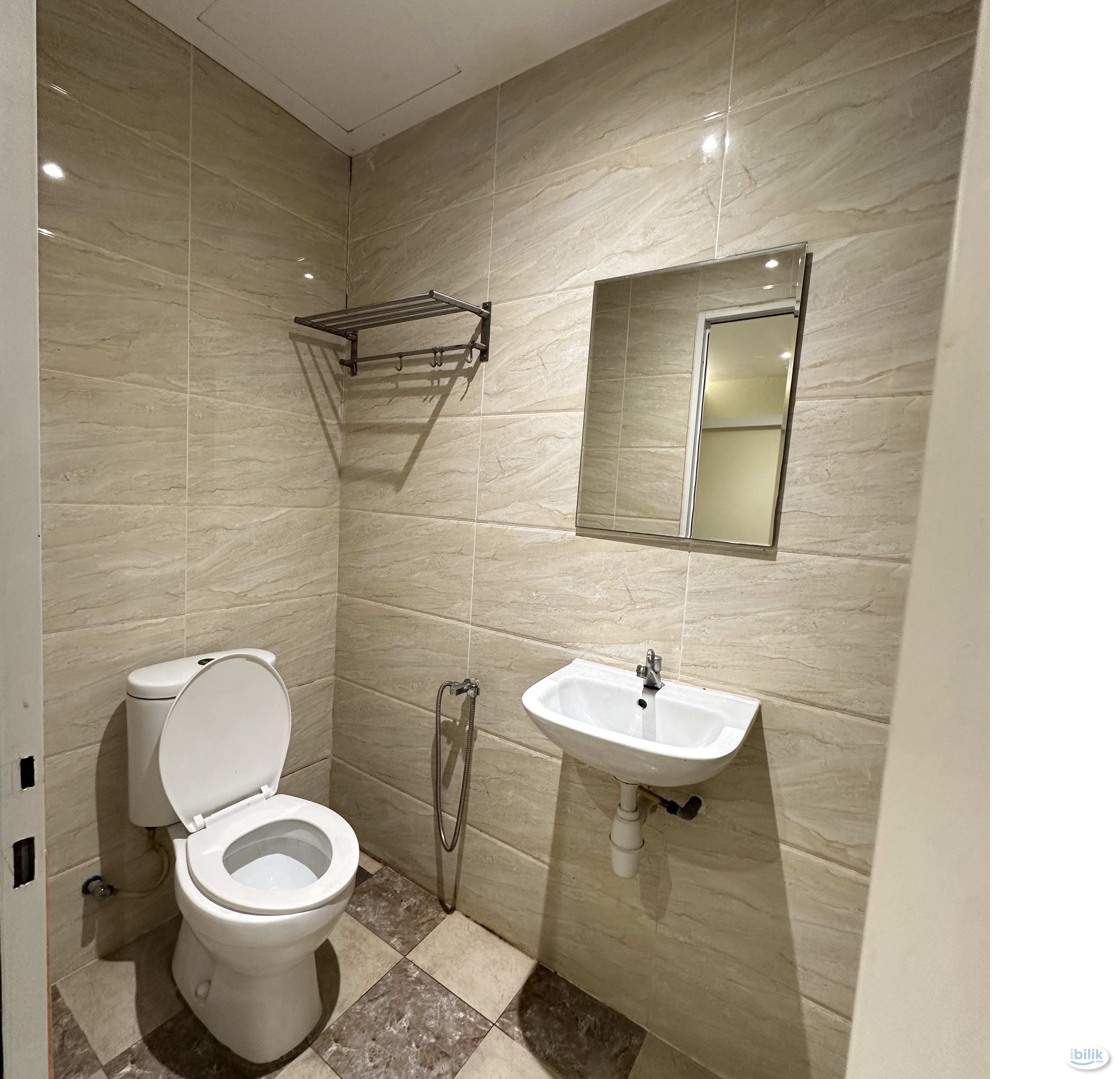 🚊WALKING DISTANCE BRT MENTARI 🚶‍♀️‼️ ROOM WITH PRIVATE BATHROOM ‼️🤩ZERO DEPOSIT - Image 2