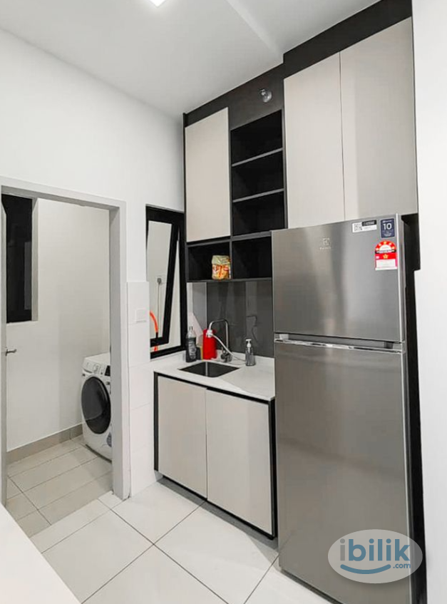 MALE | BALCONY MEDIUM ROOM | PRIVATE BALCONY VIEWING FACILITIES (SUITABLE EXECUTIVE) - Image 3