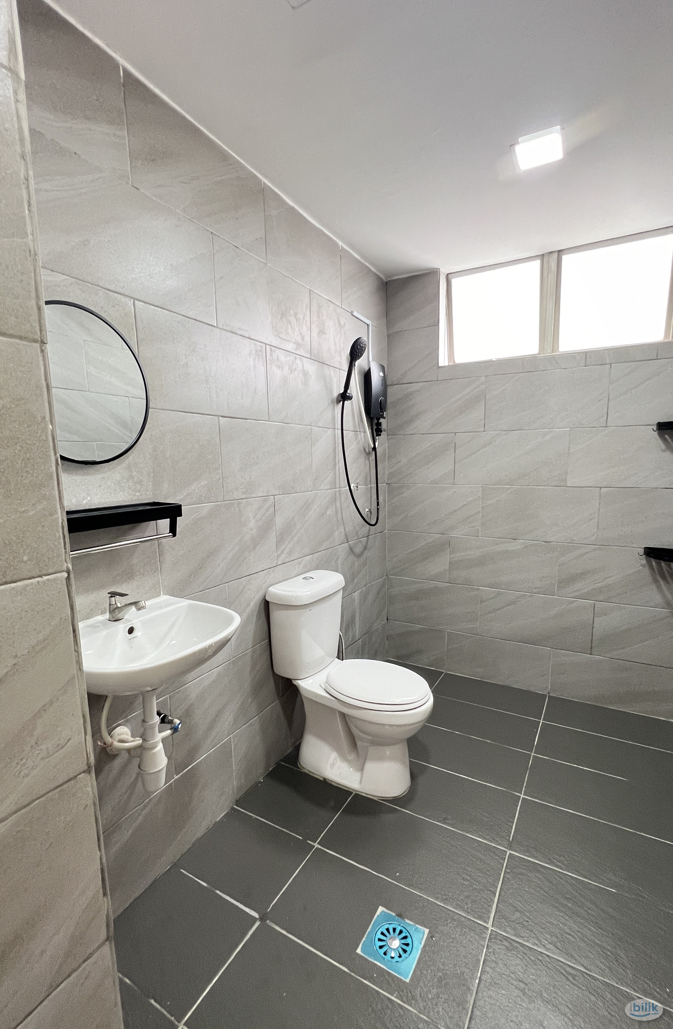 Newly Renovated Fully Furnished Master Bedroom at Bukit OUG Condo, Bukit Jalil Awan Besar LRT Station - Image 2