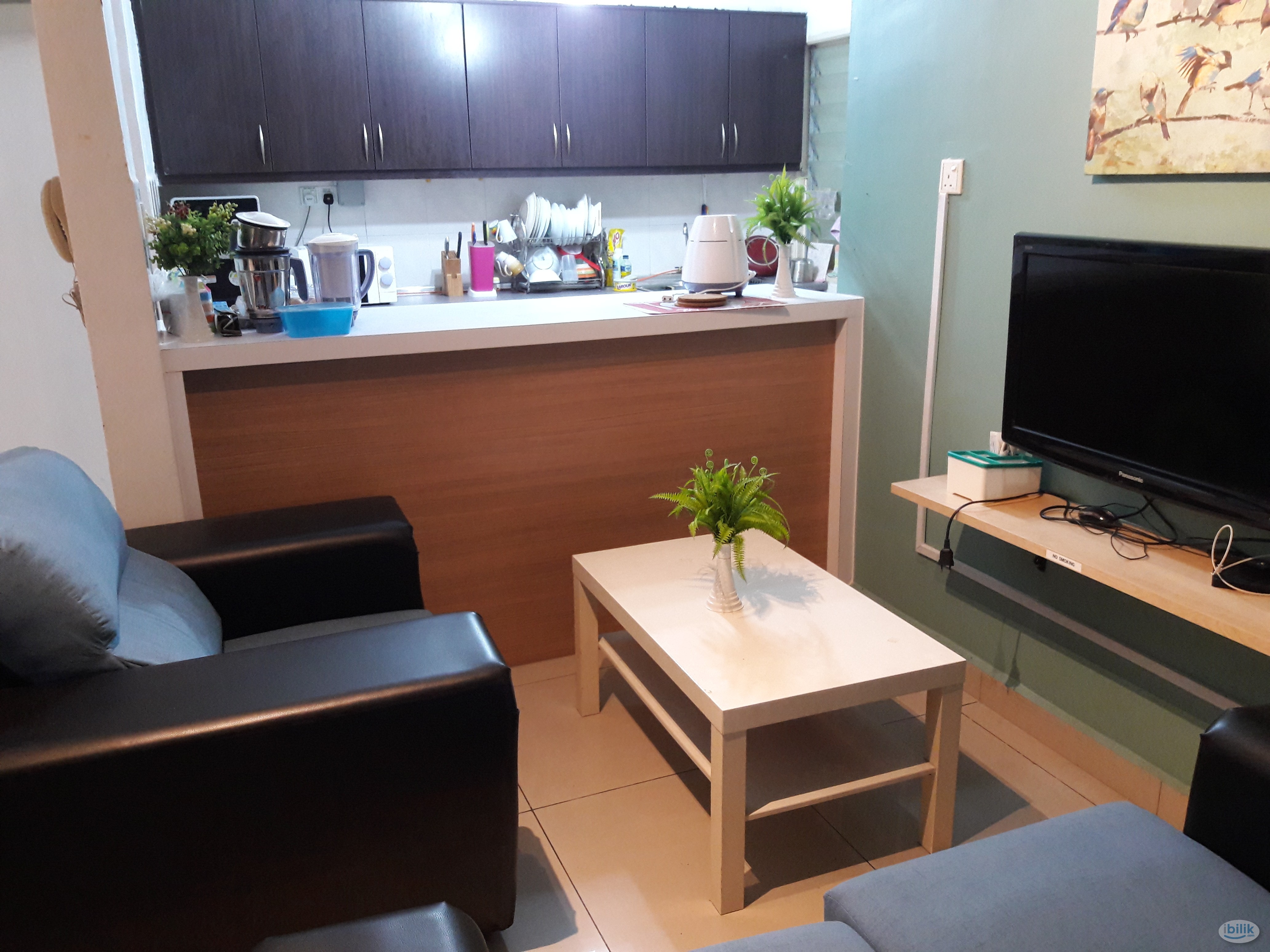 Middle Room at SuriaMas, Bandar Sunway - Image 3