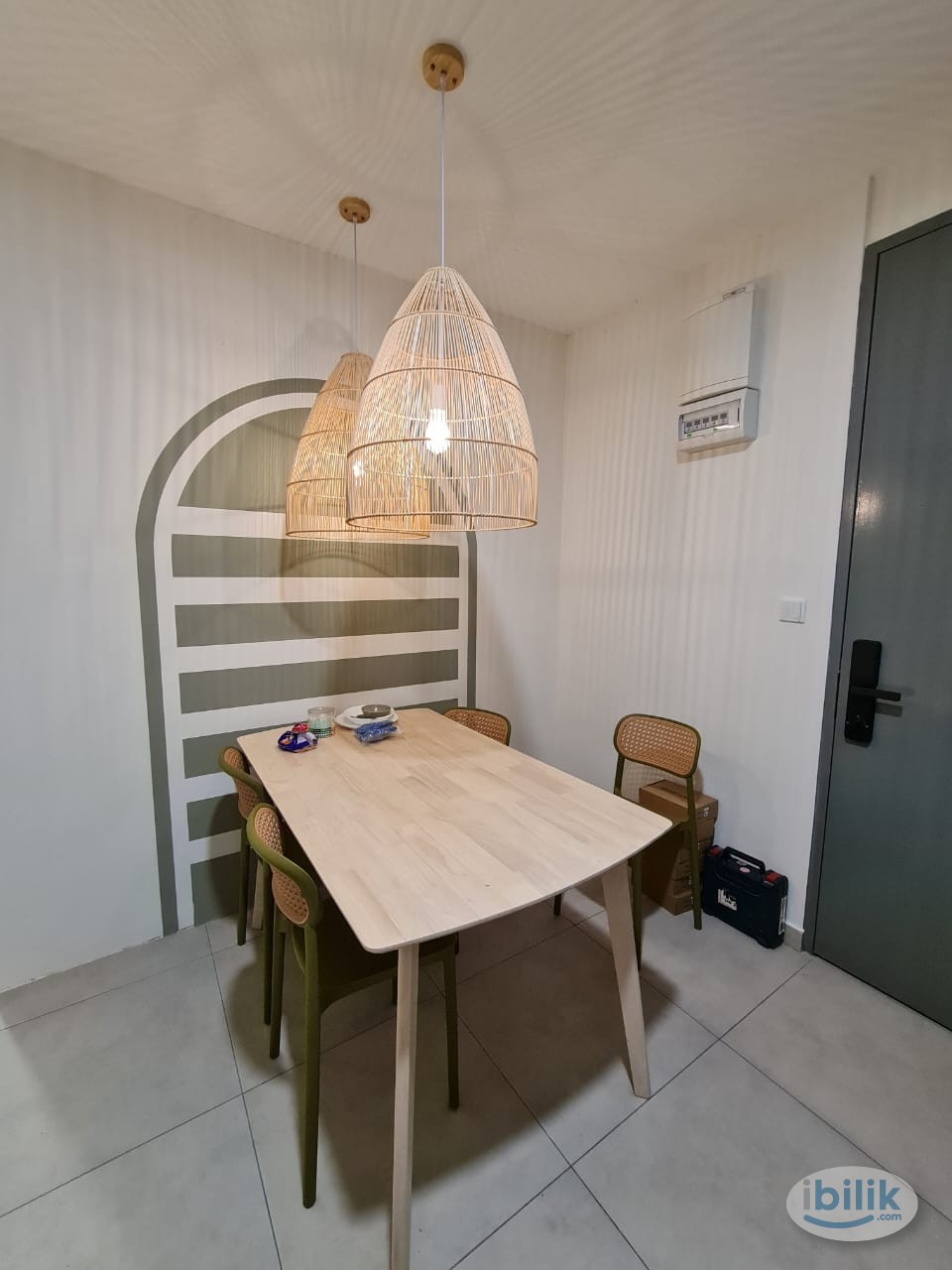 Middle Room at Meta Residences Putra Permai, Seri Kembangan - Image 4