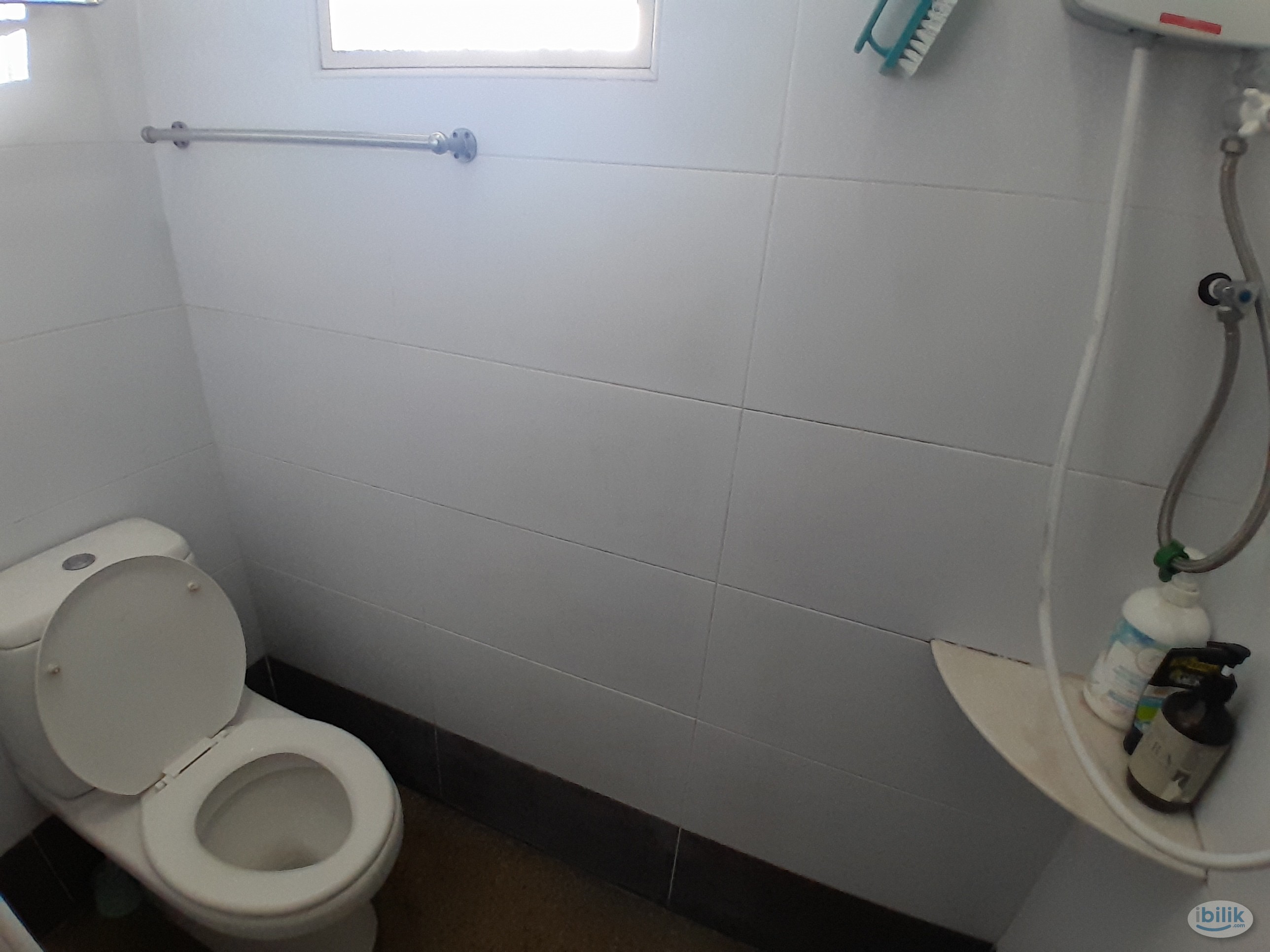 [Taman Aman Landed] Single Room with Fans Rent Near Section 14, Taman Paramount - Image 2