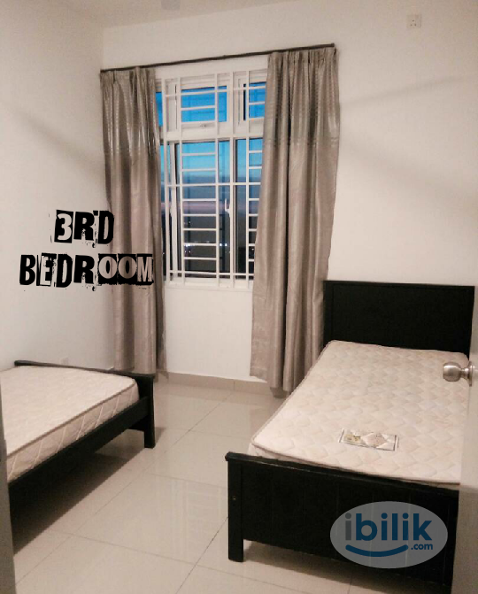 Middle Room at Putrajaya, Selangor - Image 1