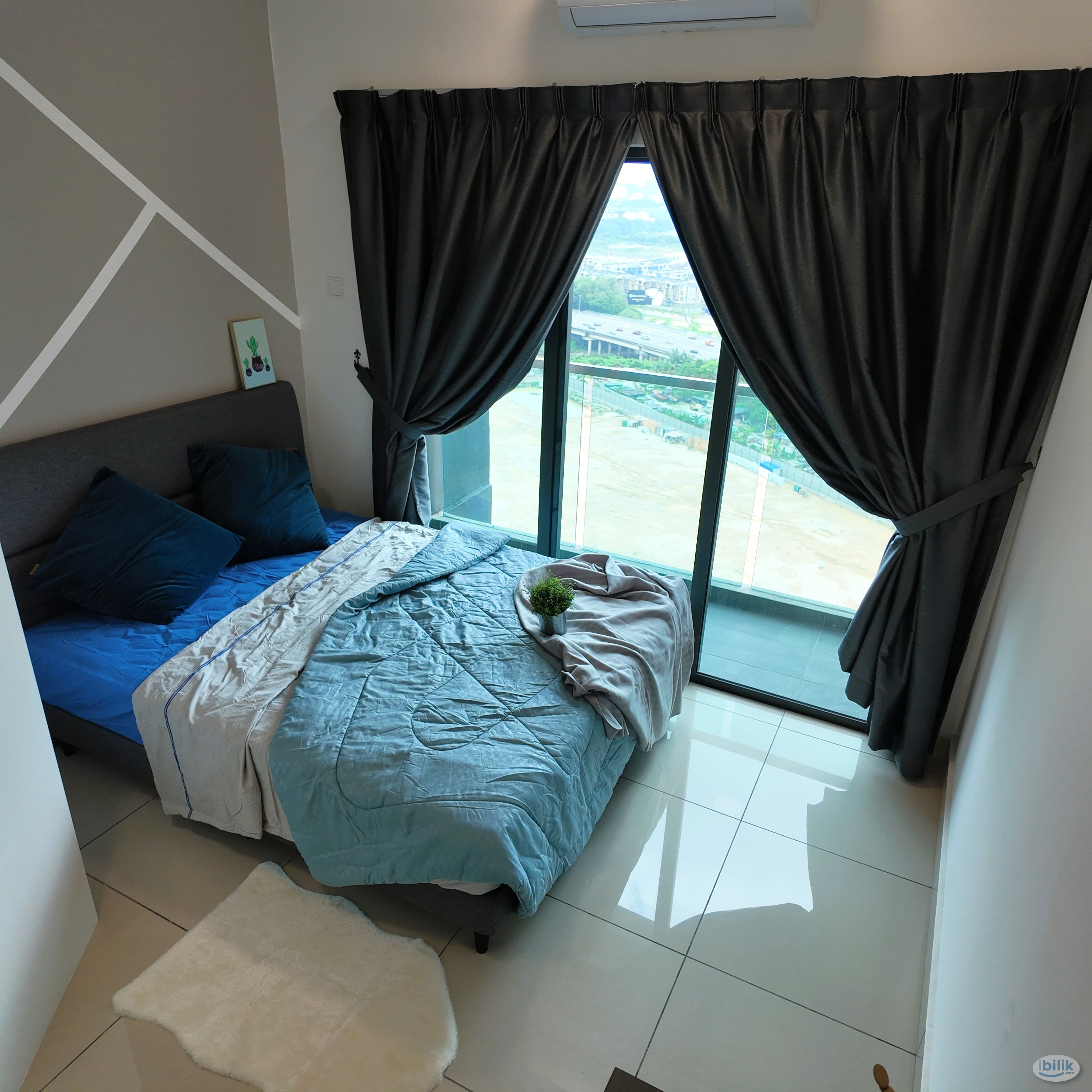 D7 (Blok Seven) Lagoon Perdana Condo Master Bedroom With Balcony Unit NEW FURNITURES - Image 4