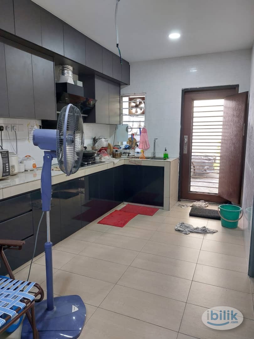 Fully furnish small room for rent@ Hospital Besar Klang - Image 1