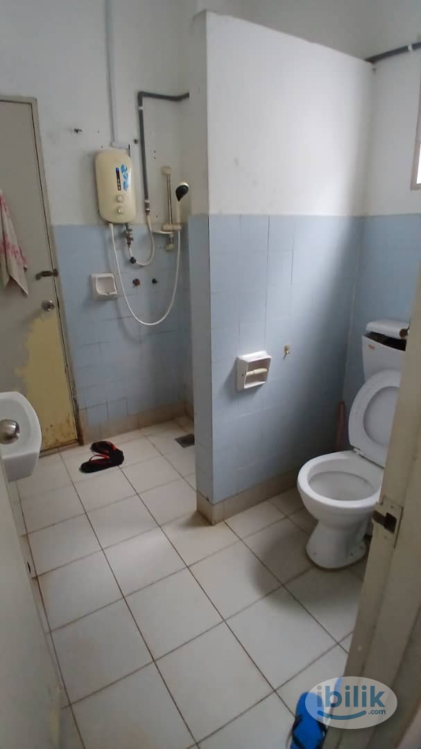 Taman Sea, petaling Jaya, Medium Room to rent , zero deposit - Image 4