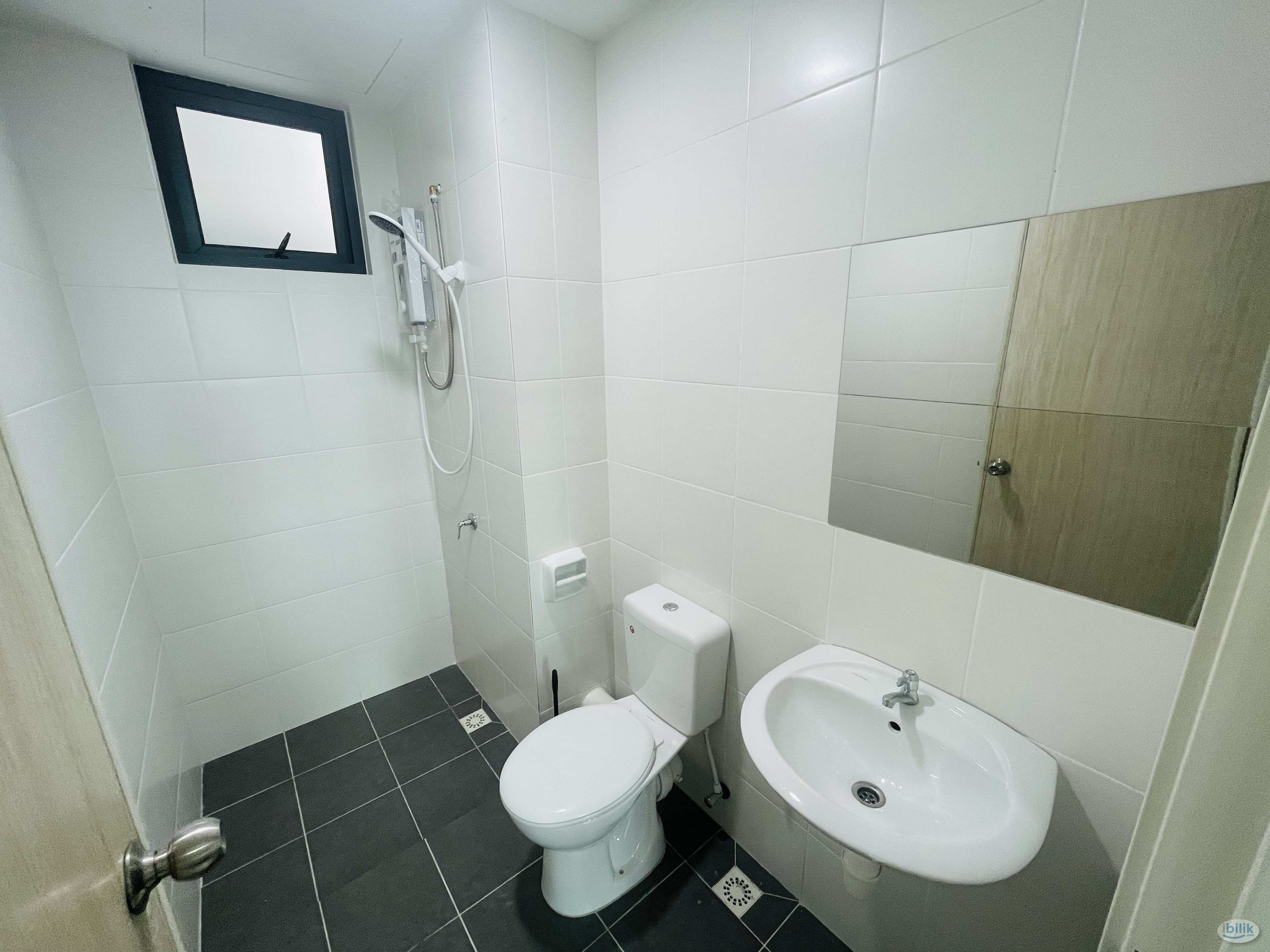 Middle Room at One Foresta, Bayan Lepas - Image 2