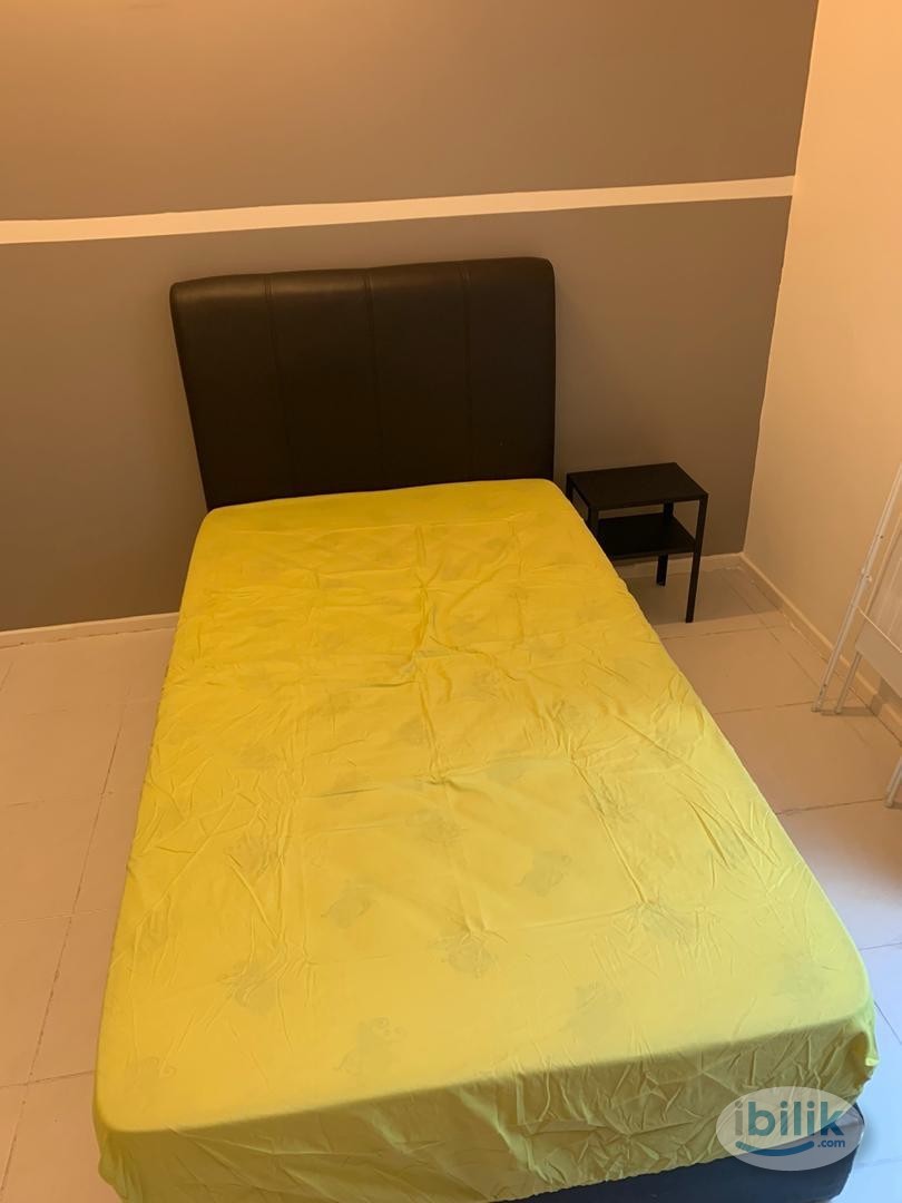 CASA Indah 2 (Next to Surian MRT) -Middle Room with Shared Bathroom Mixed Gender Unit Tropicana Shopping Mall Kota Daman - Image 1