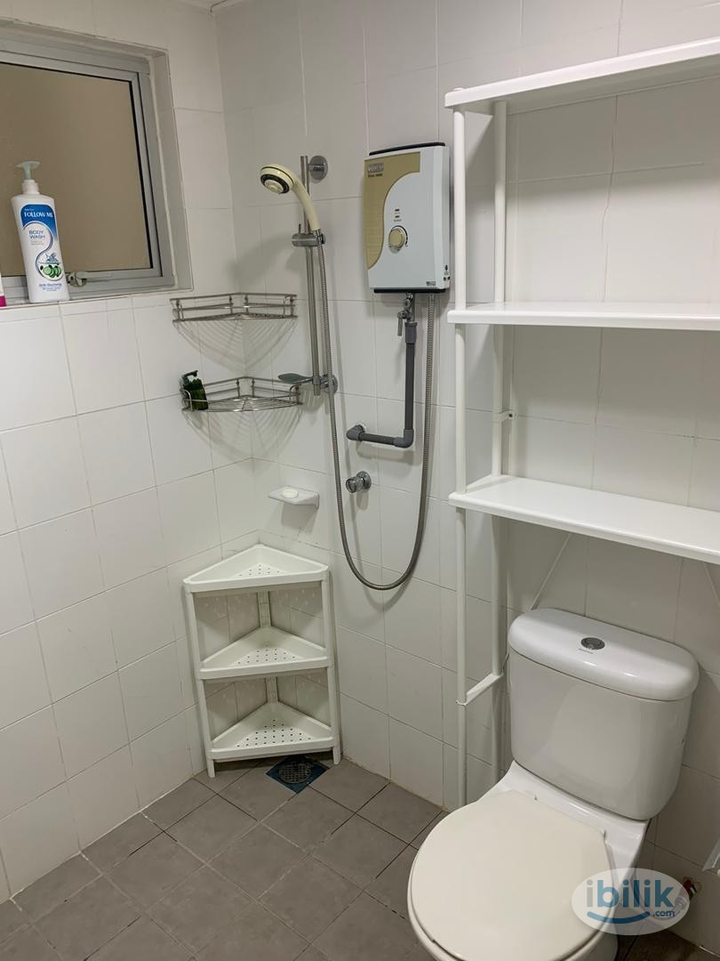CASA Indah 2 (Next to Surian MRT) -Middle Room with Shared Bathroom Mixed Gender Unit Tropicana Shopping Mall Kota Daman - Image 3