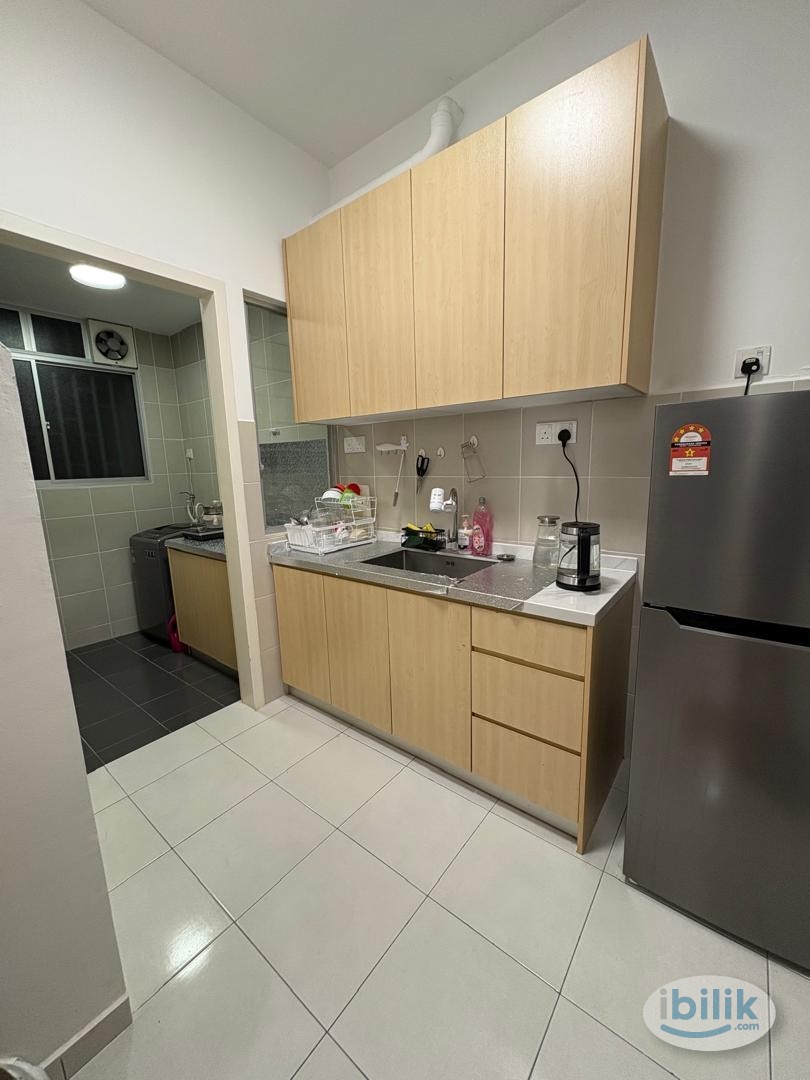 Middle Room at Desa Petaling, Kuala Lumpur - Image 3