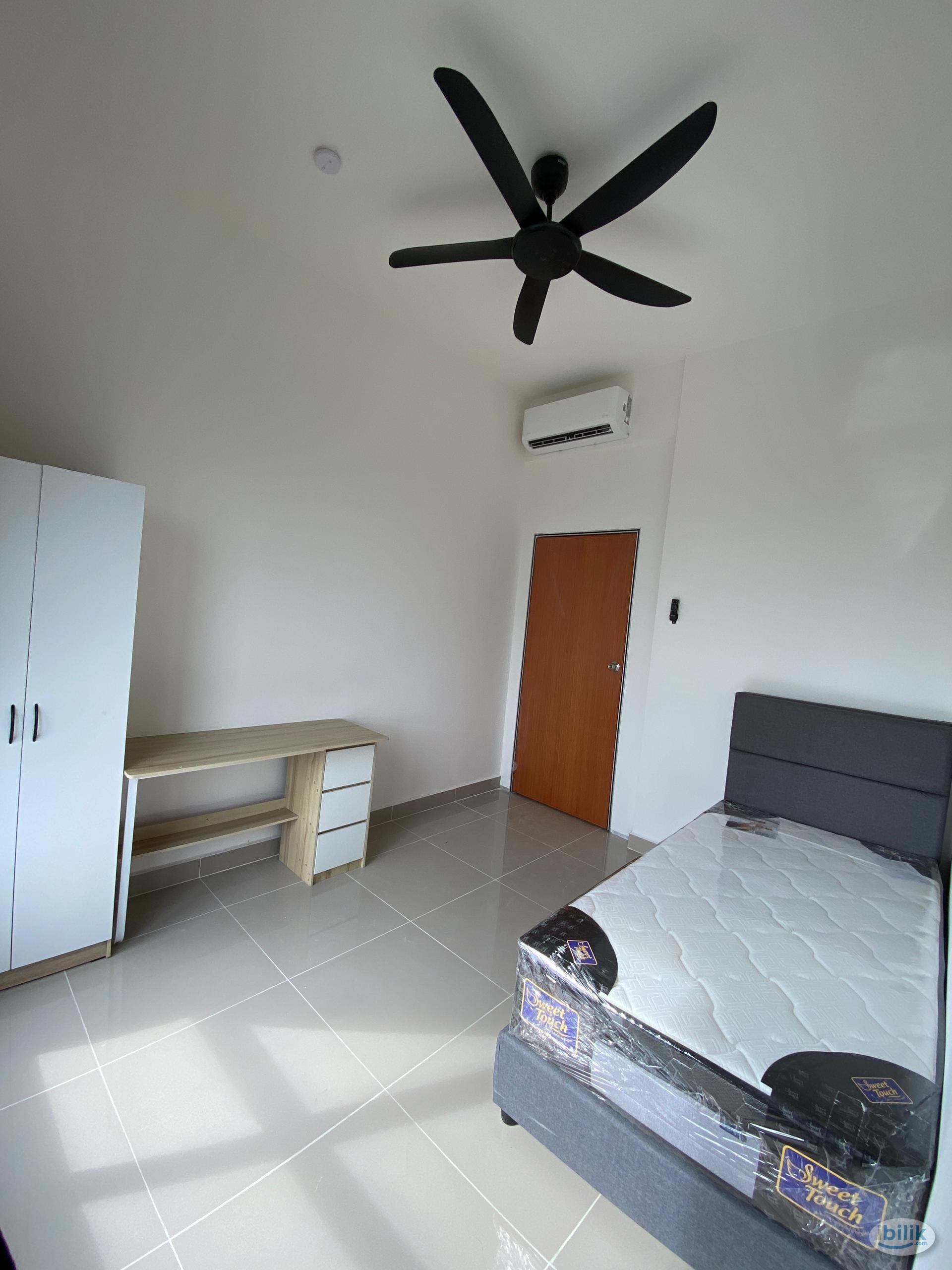 Mkh Bouvelard 2 Kajang Master Room  Available For Rent - Image 1