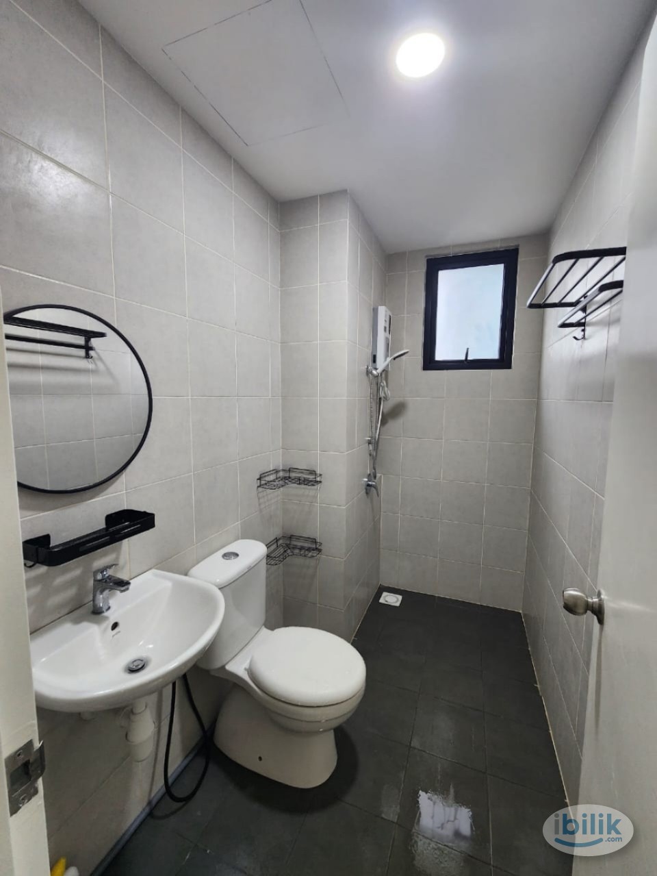 Mkh Bouvelard 2 Kajang Middle Female Room Available For Rent Local - Image 2