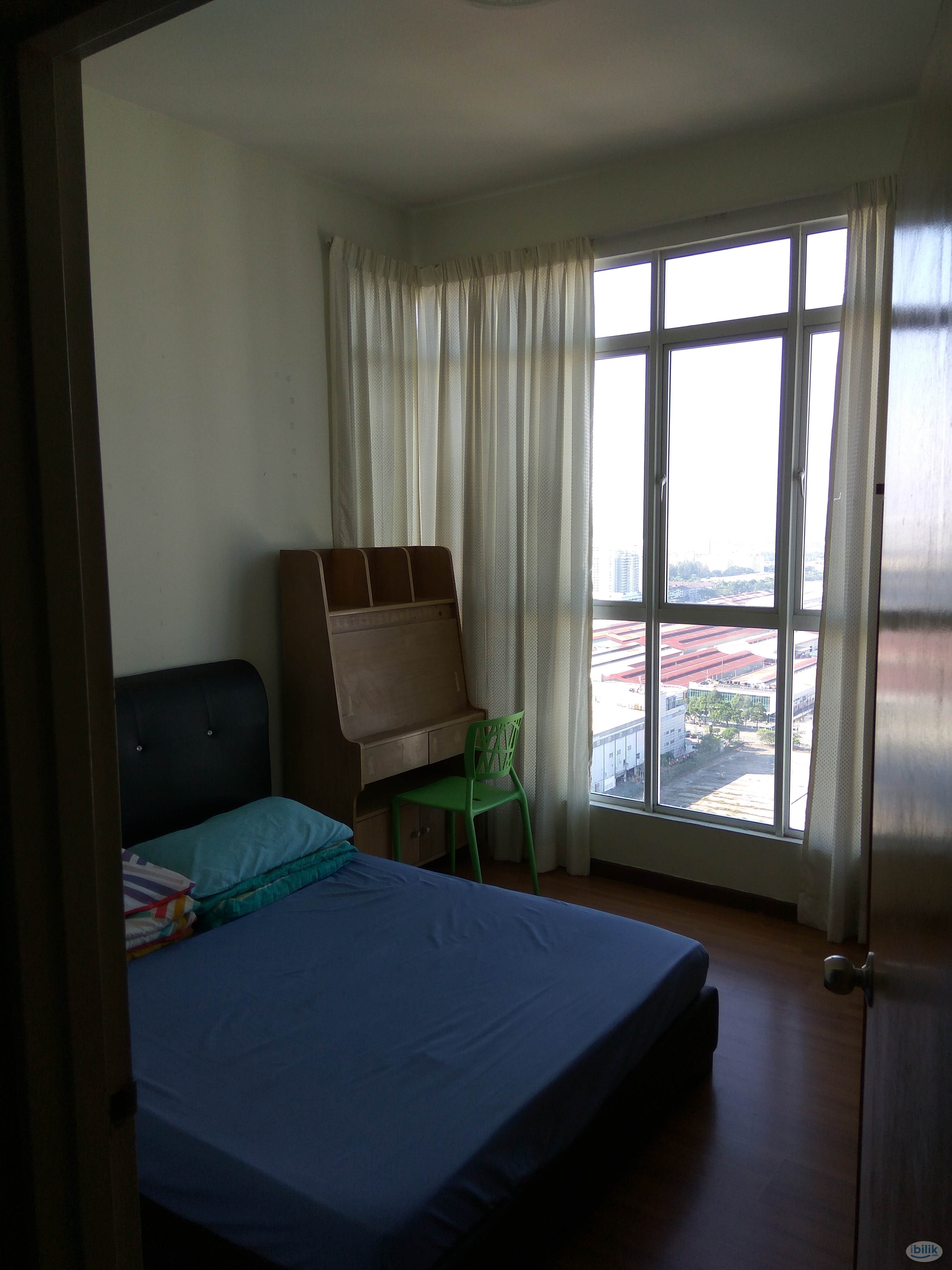 Master Room at Impian Meridian, UEP Subang Jaya Cilantro Sunway Monash Alfa University USJ 1 - Image 1
