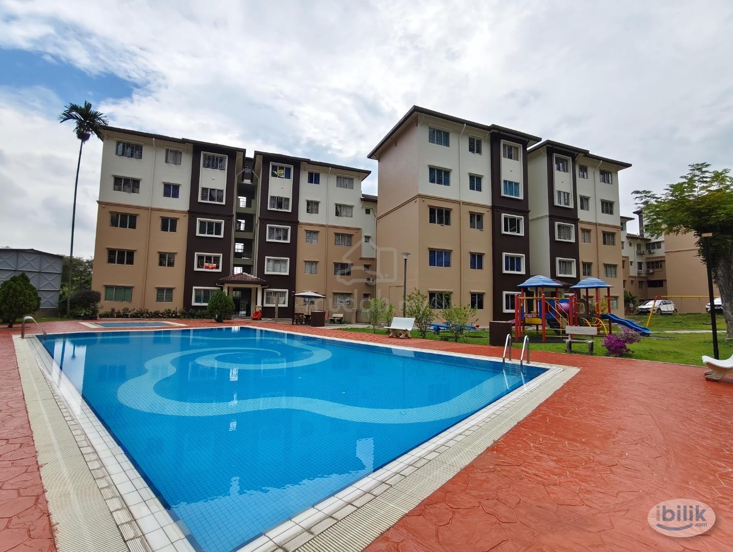 Middle Room at Sri Penaga Apartment, Pusat Bandar Puchong - Image 5